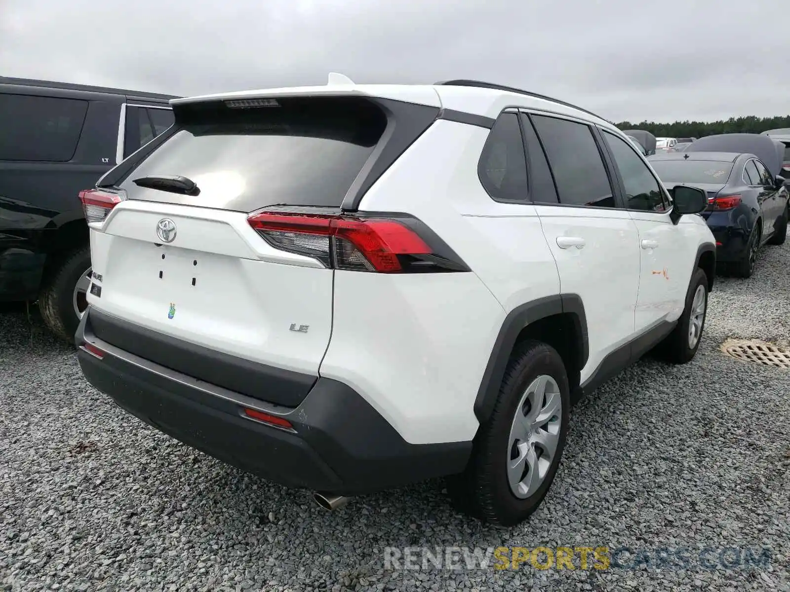 4 Photograph of a damaged car 2T3H1RFV0KC010972 TOYOTA RAV4 2019