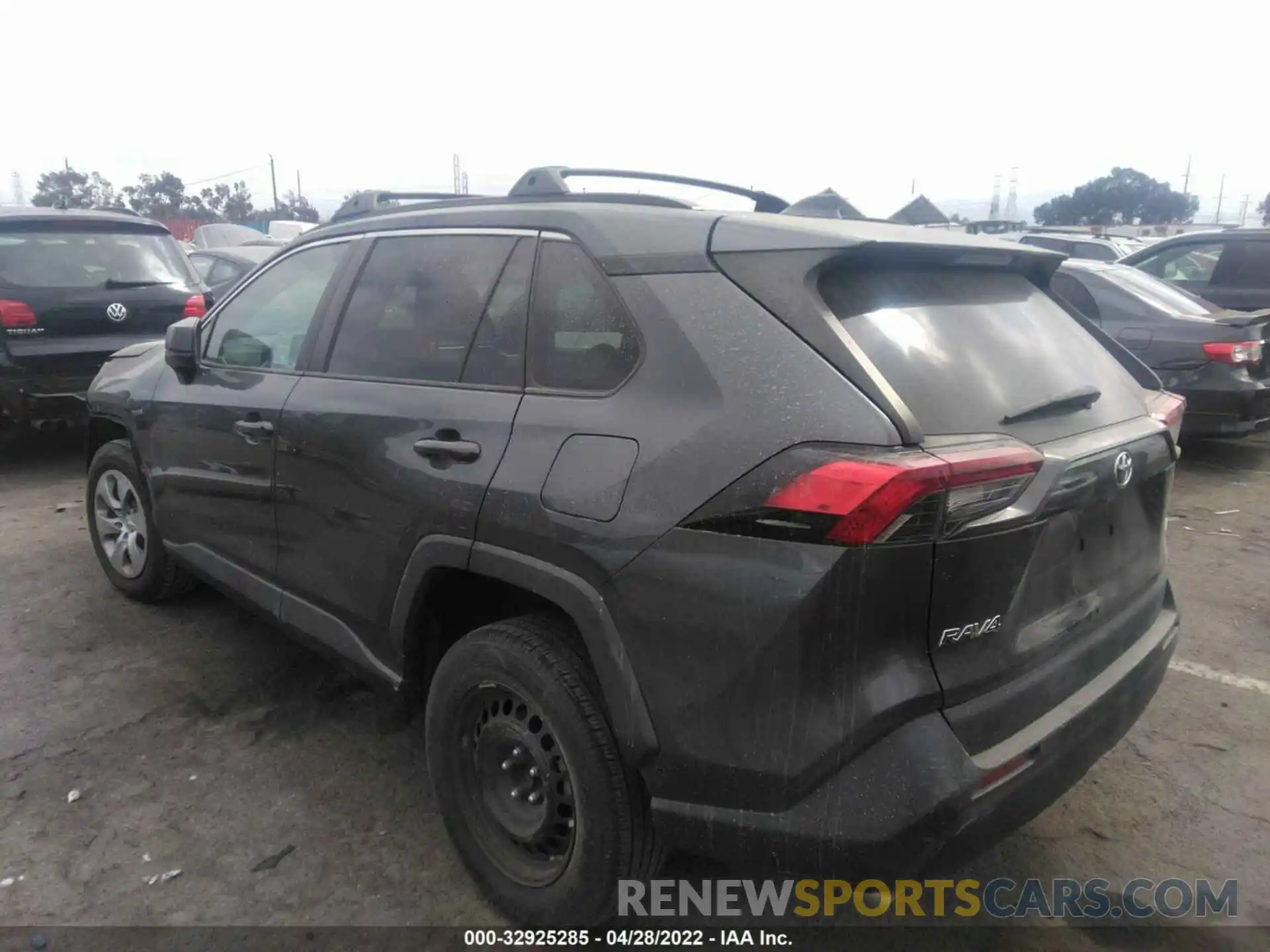 3 Фотография поврежденного автомобиля 2T3H1RFV0KC015167 TOYOTA RAV4 2019