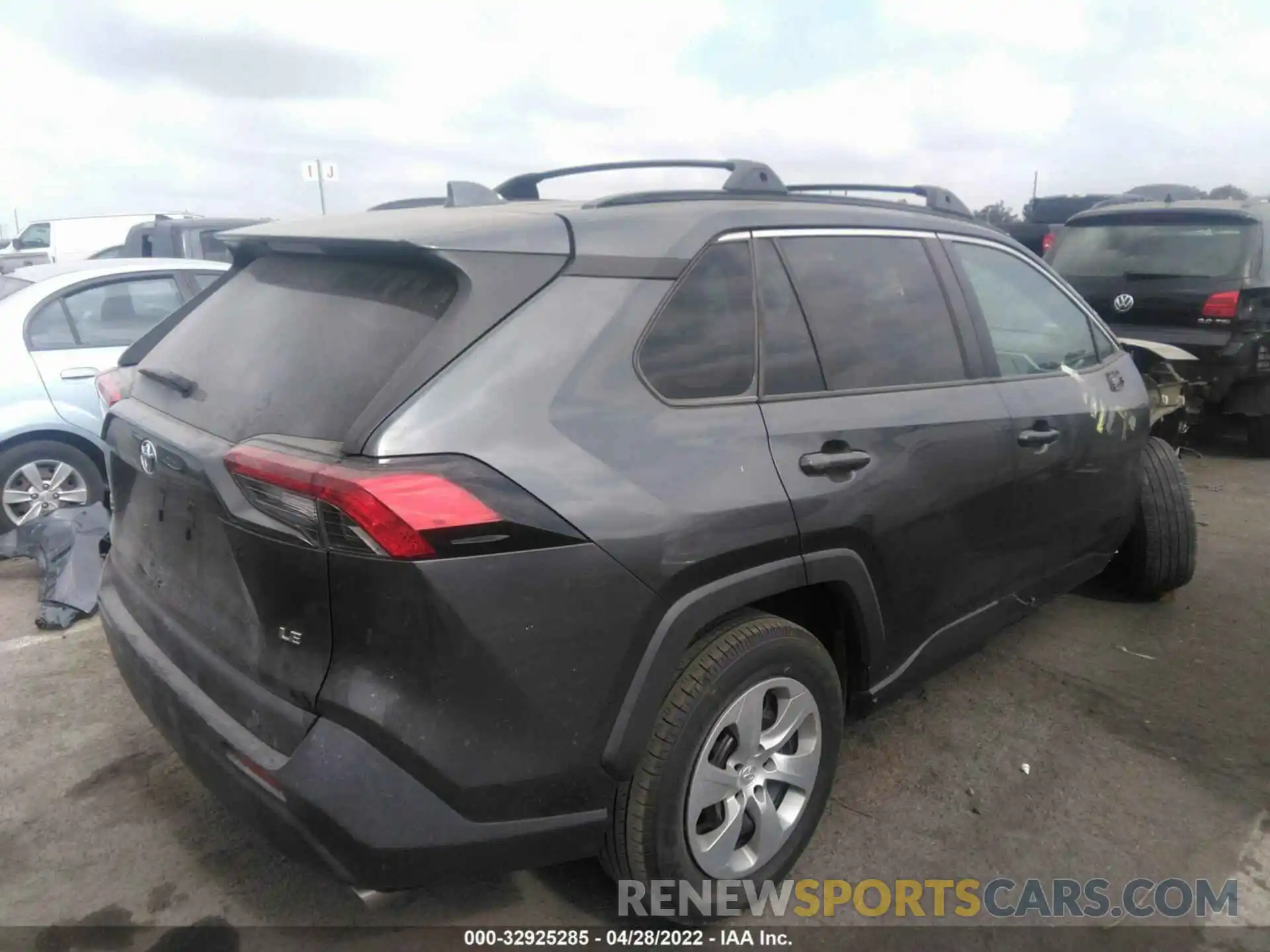 4 Фотография поврежденного автомобиля 2T3H1RFV0KC015167 TOYOTA RAV4 2019