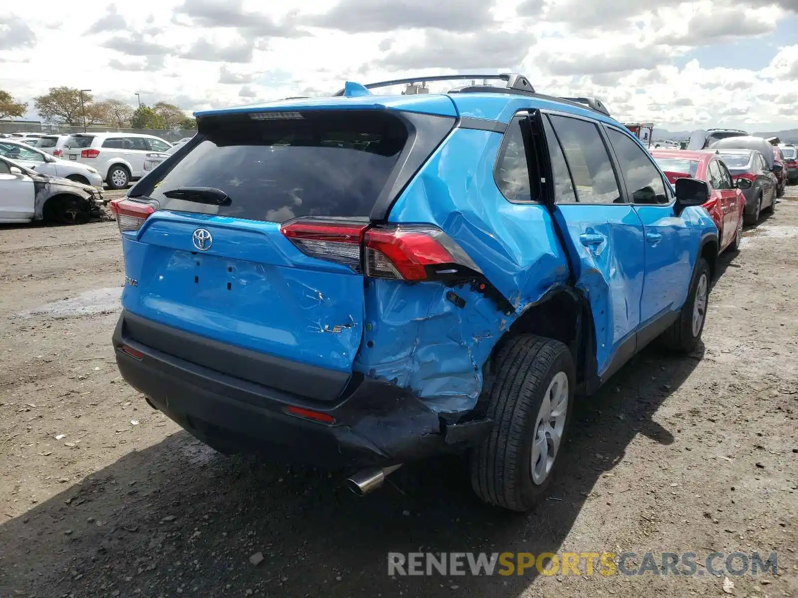 4 Photograph of a damaged car 2T3H1RFV0KC016075 TOYOTA RAV4 2019