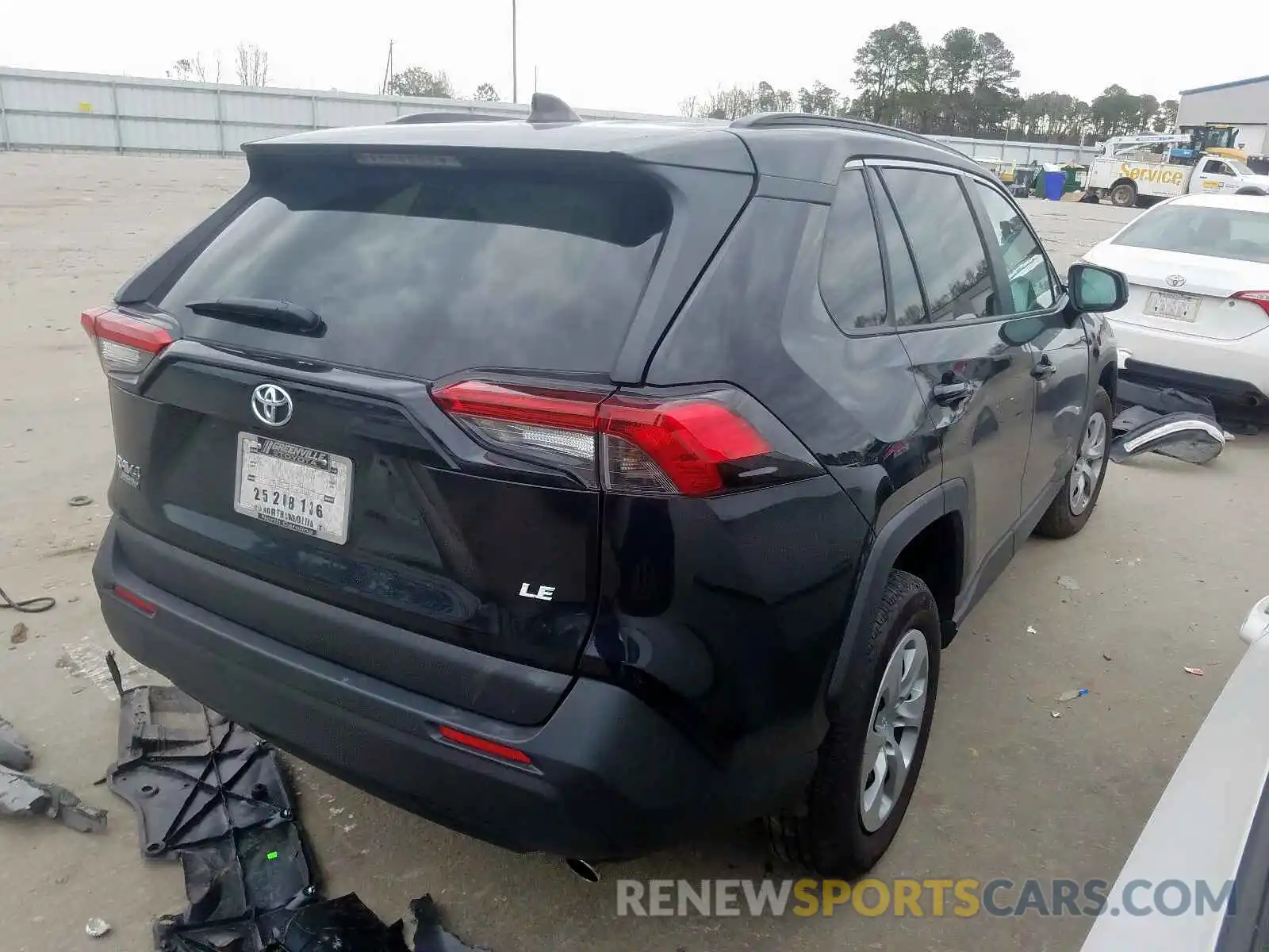 4 Photograph of a damaged car 2T3H1RFV0KC018800 TOYOTA RAV4 2019