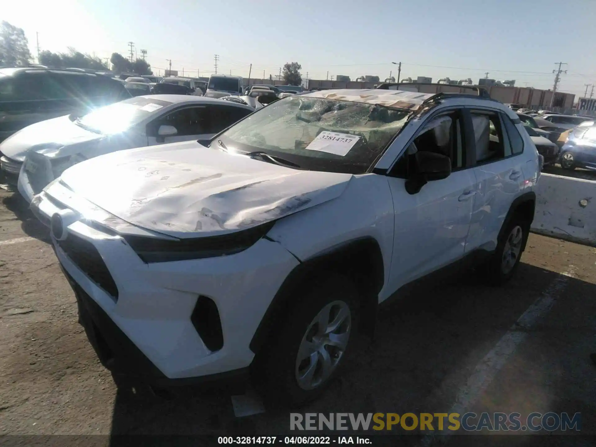 2 Фотография поврежденного автомобиля 2T3H1RFV0KC019817 TOYOTA RAV4 2019