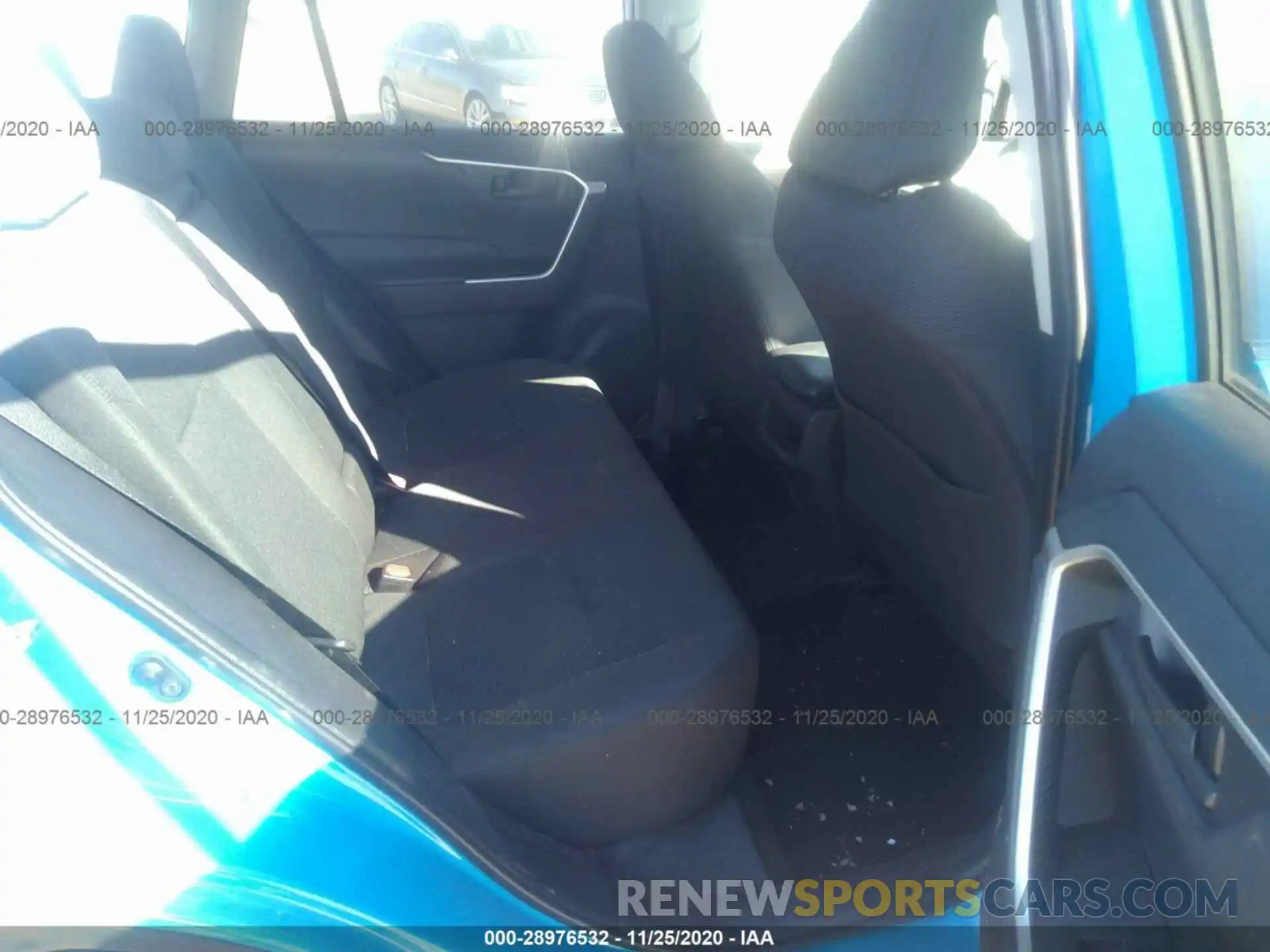 8 Photograph of a damaged car 2T3H1RFV0KC022216 TOYOTA RAV4 2019