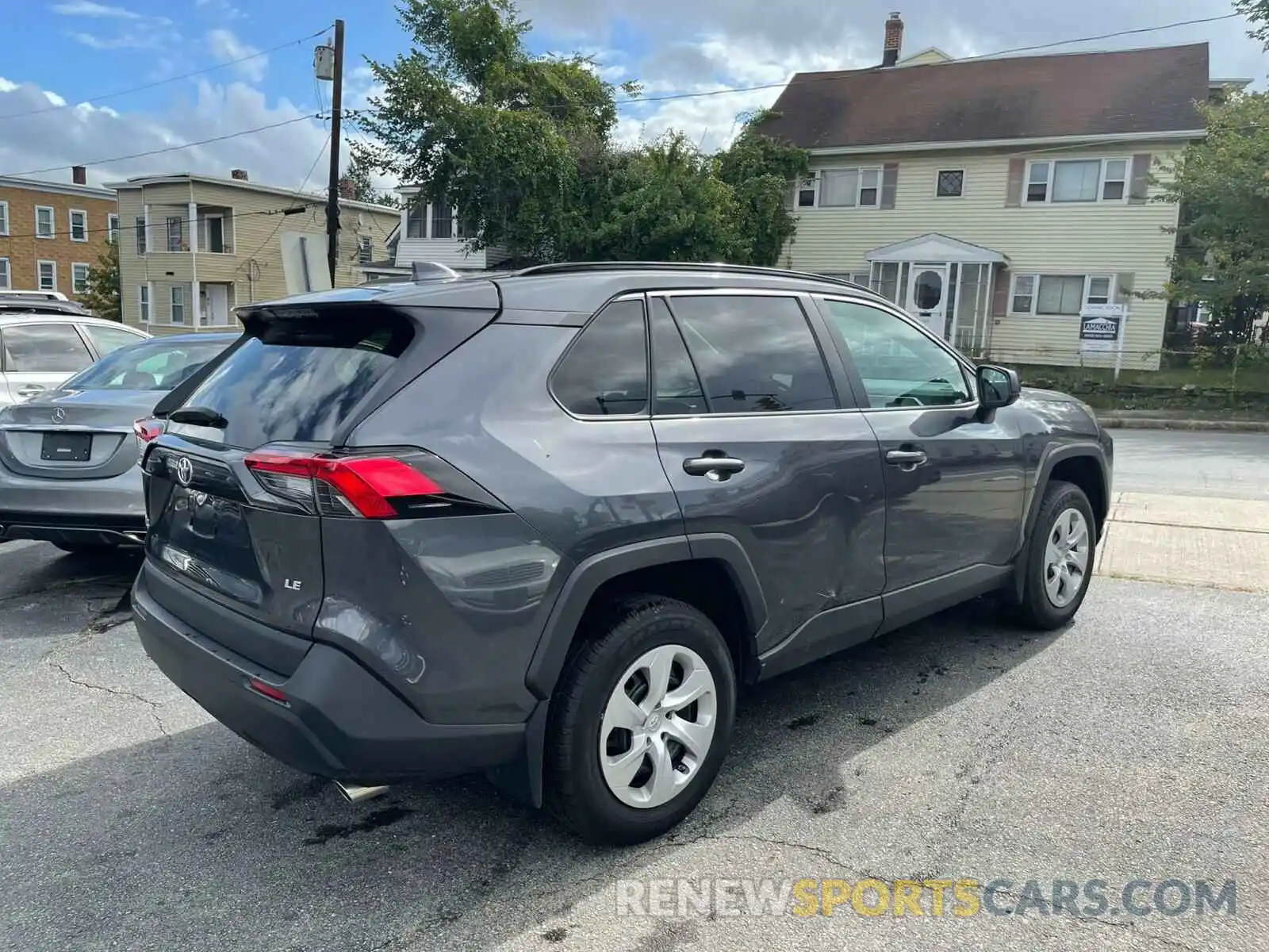 3 Photograph of a damaged car 2T3H1RFV0KC022345 TOYOTA RAV4 2019