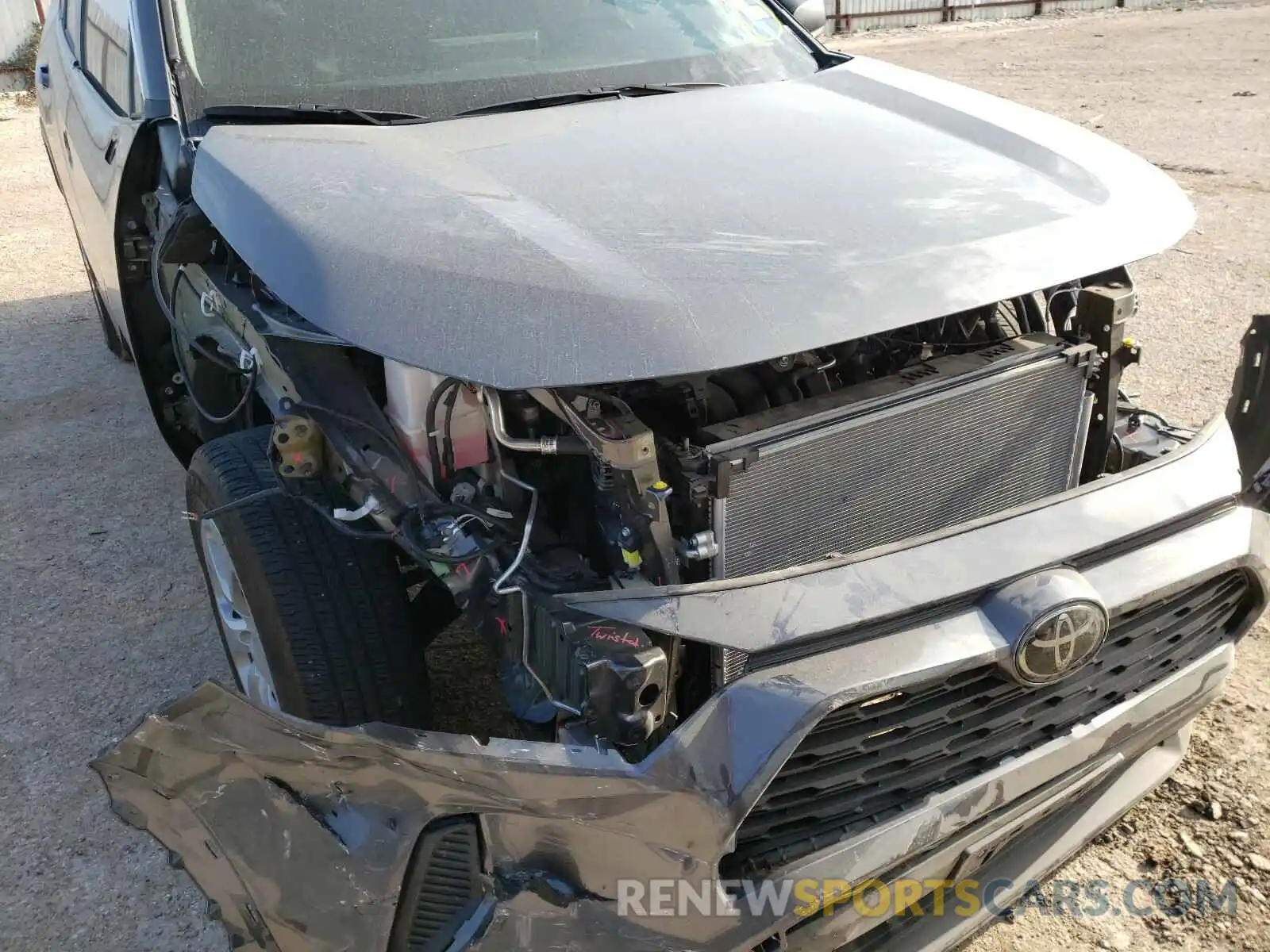 9 Photograph of a damaged car 2T3H1RFV0KC024130 TOYOTA RAV4 2019