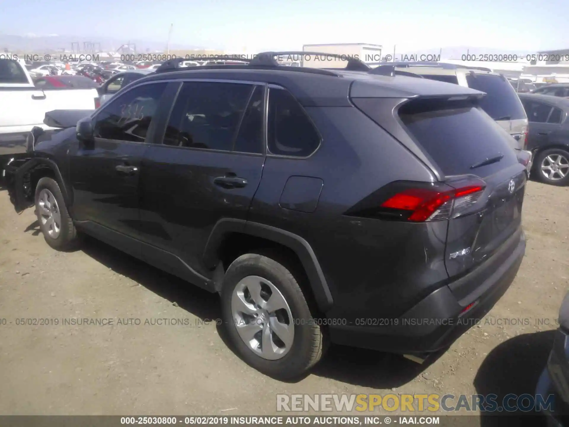 3 Фотография поврежденного автомобиля 2T3H1RFV0KW002059 TOYOTA RAV4 2019