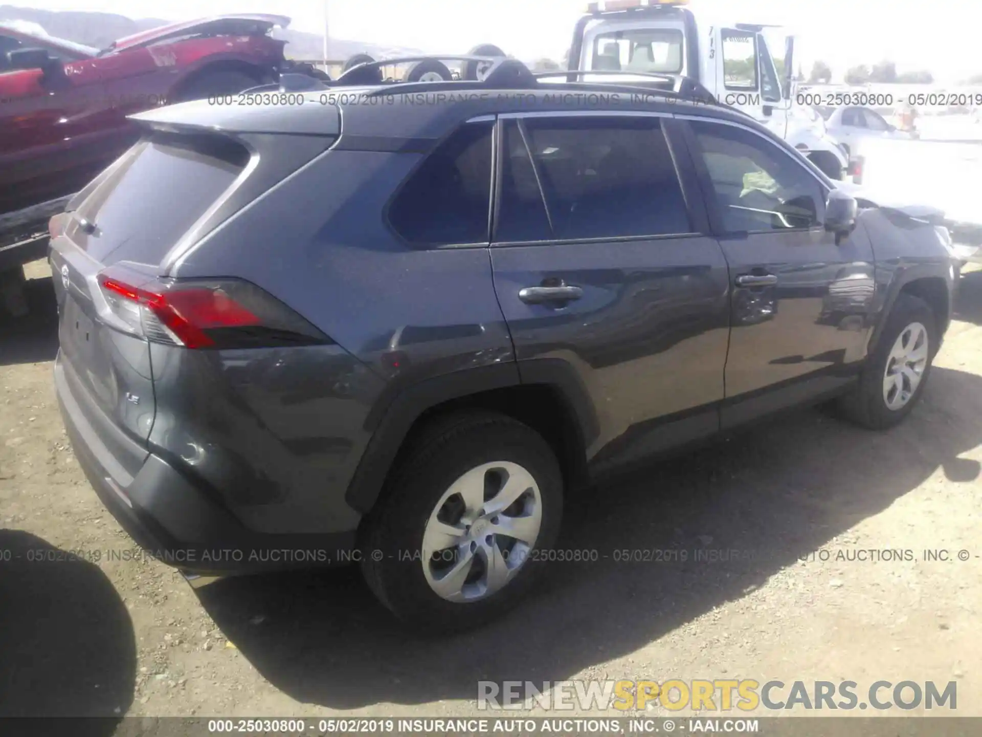 4 Фотография поврежденного автомобиля 2T3H1RFV0KW002059 TOYOTA RAV4 2019