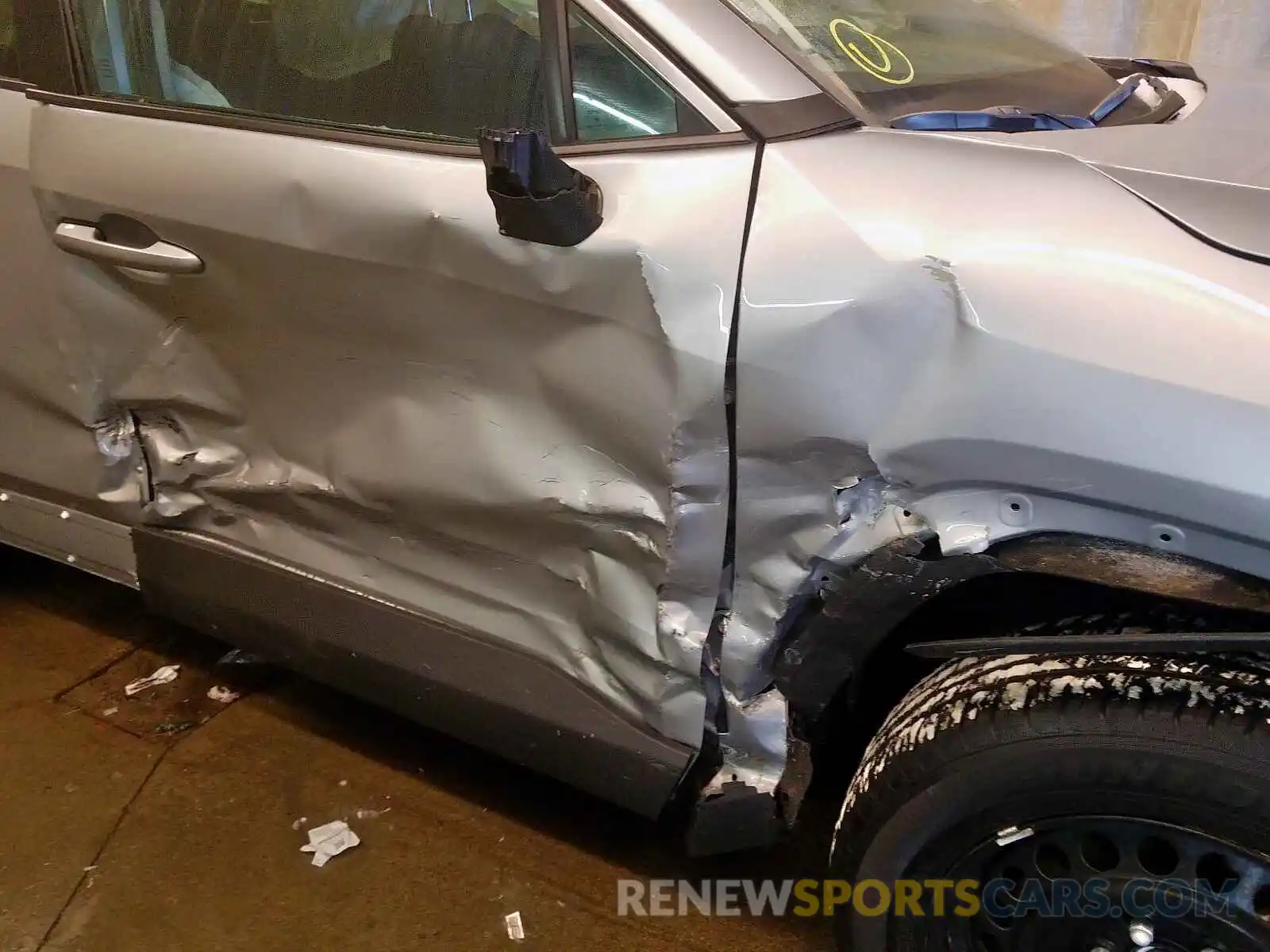 9 Photograph of a damaged car 2T3H1RFV0KW003017 TOYOTA RAV4 2019