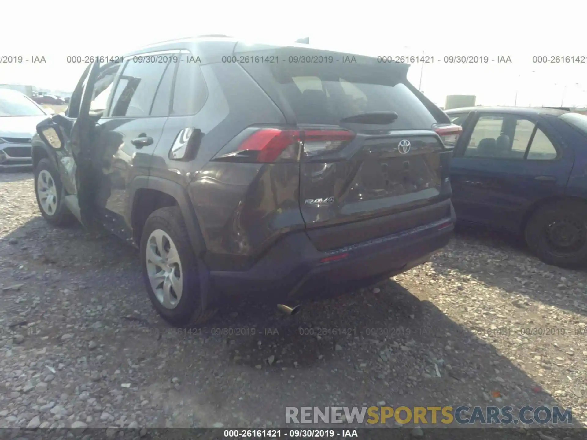 3 Фотография поврежденного автомобиля 2T3H1RFV0KW005110 TOYOTA RAV4 2019