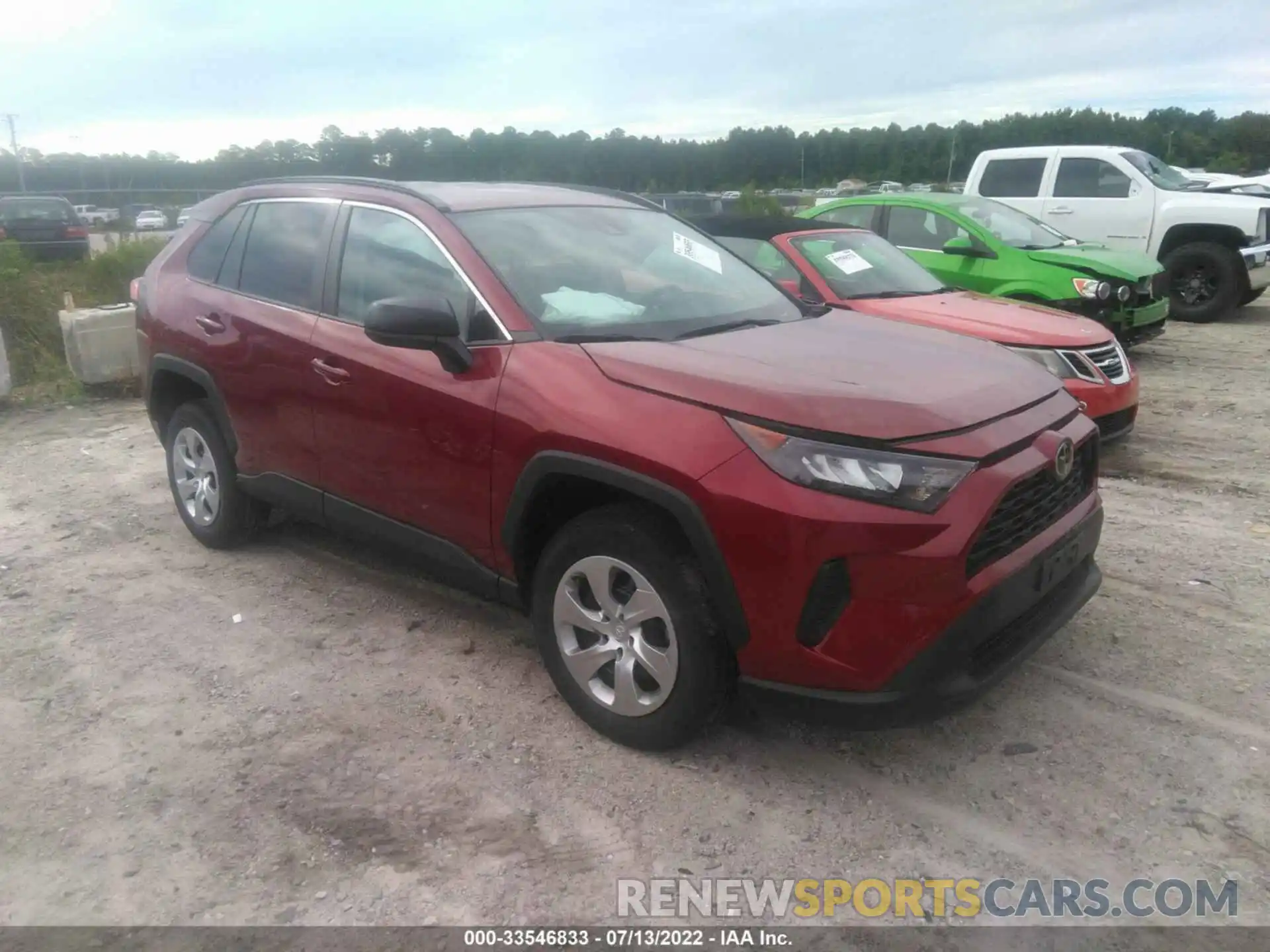 1 Photograph of a damaged car 2T3H1RFV0KW005611 TOYOTA RAV4 2019