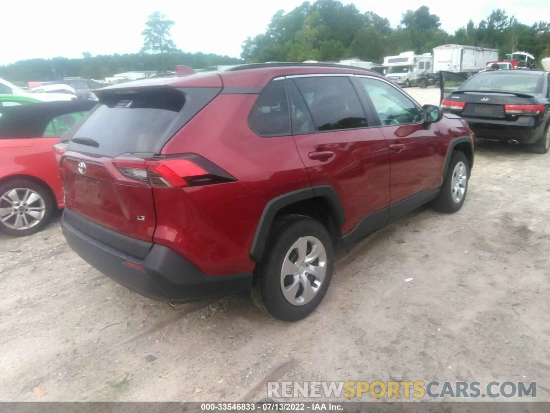 4 Photograph of a damaged car 2T3H1RFV0KW005611 TOYOTA RAV4 2019