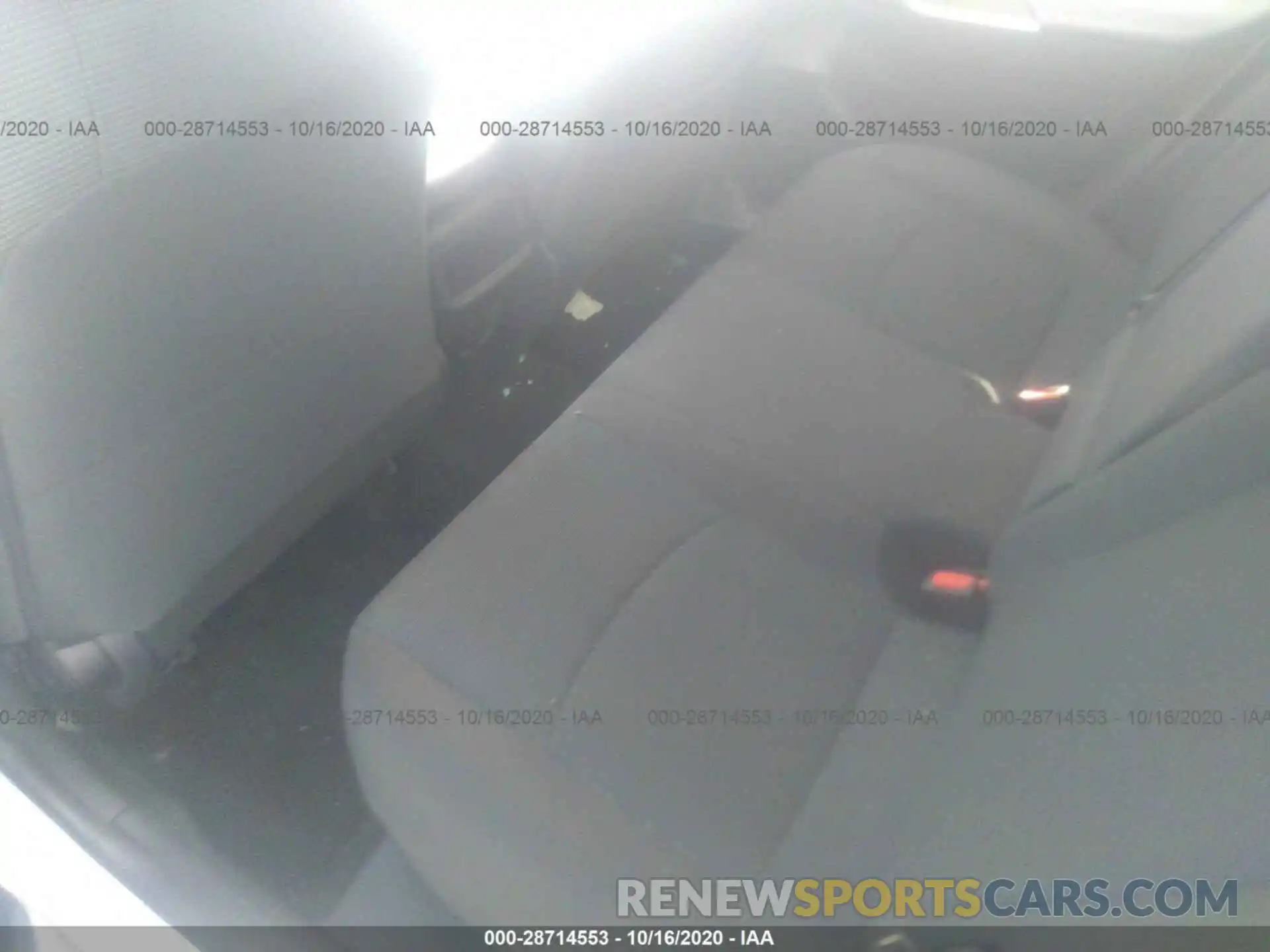 8 Photograph of a damaged car 2T3H1RFV0KW007956 TOYOTA RAV4 2019