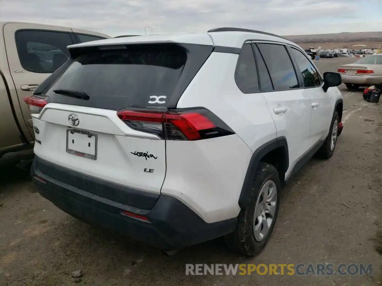 4 Photograph of a damaged car 2T3H1RFV0KW008184 TOYOTA RAV4 2019