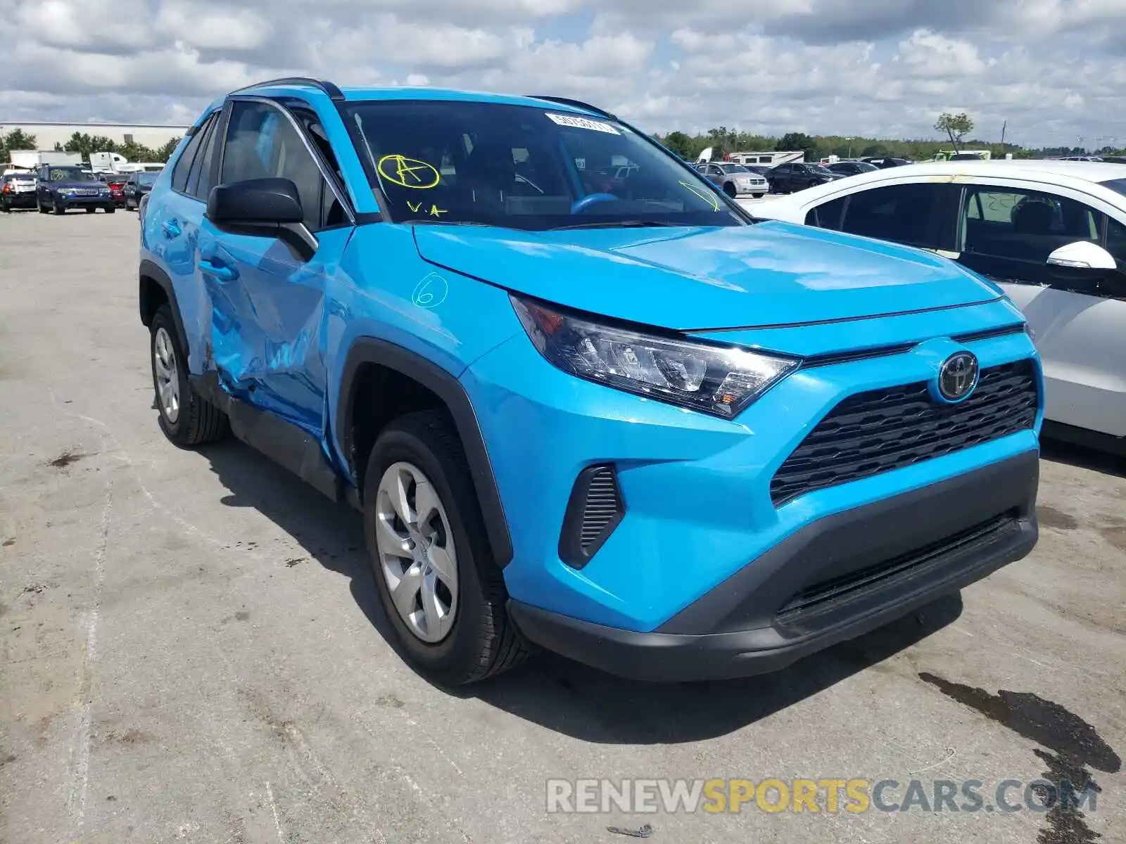 1 Photograph of a damaged car 2T3H1RFV0KW008833 TOYOTA RAV4 2019