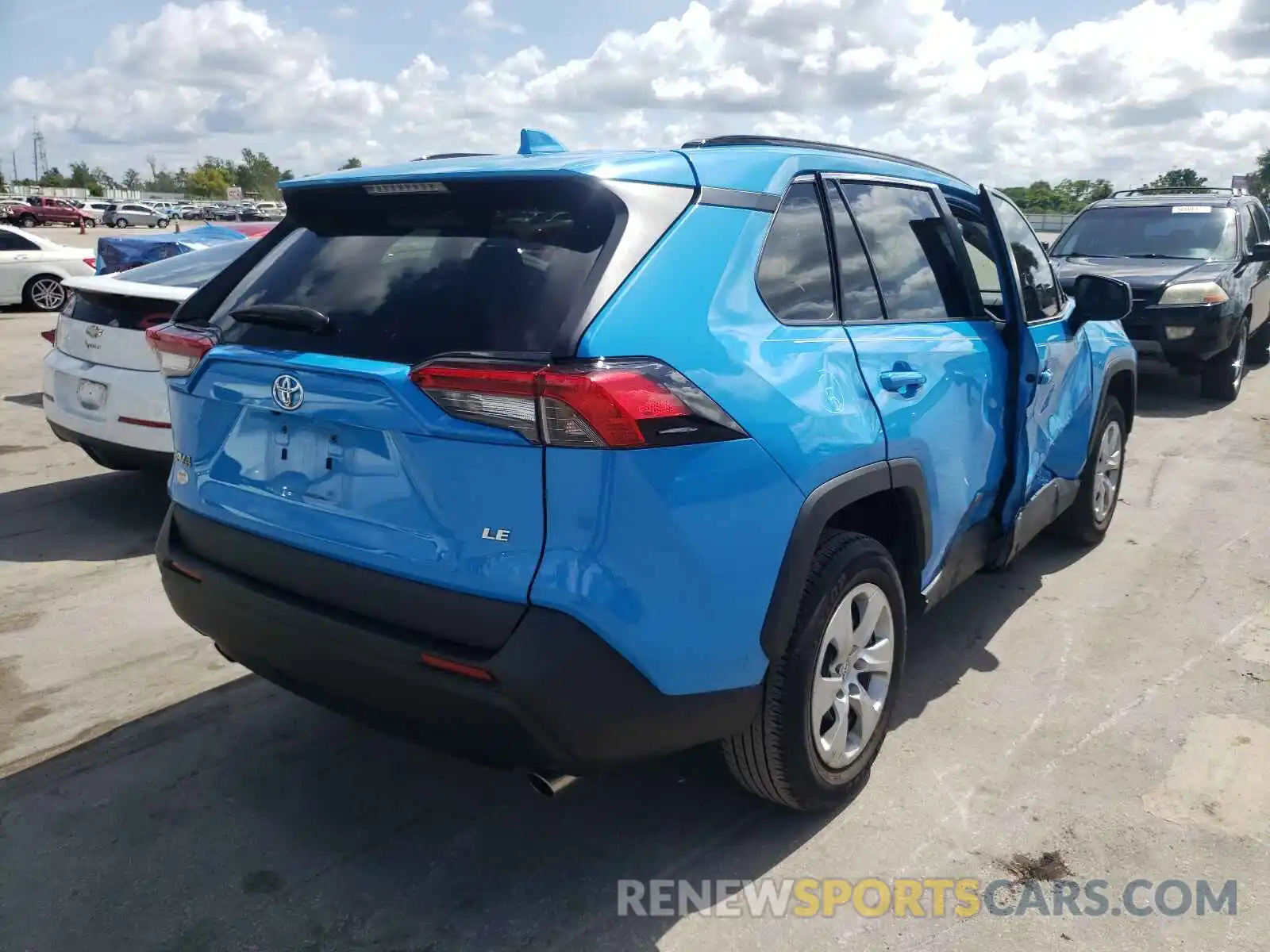 4 Photograph of a damaged car 2T3H1RFV0KW008833 TOYOTA RAV4 2019