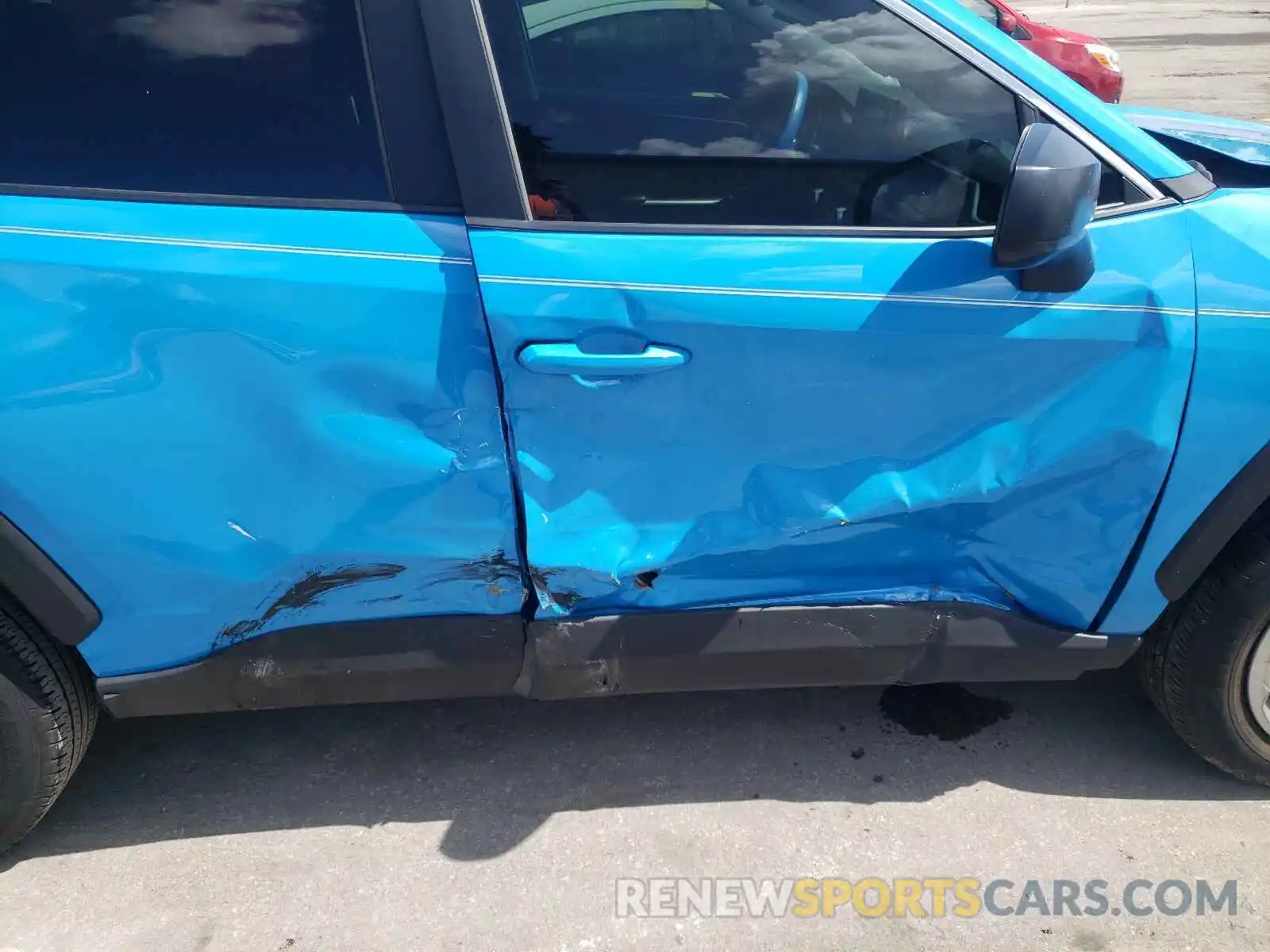 9 Photograph of a damaged car 2T3H1RFV0KW008833 TOYOTA RAV4 2019