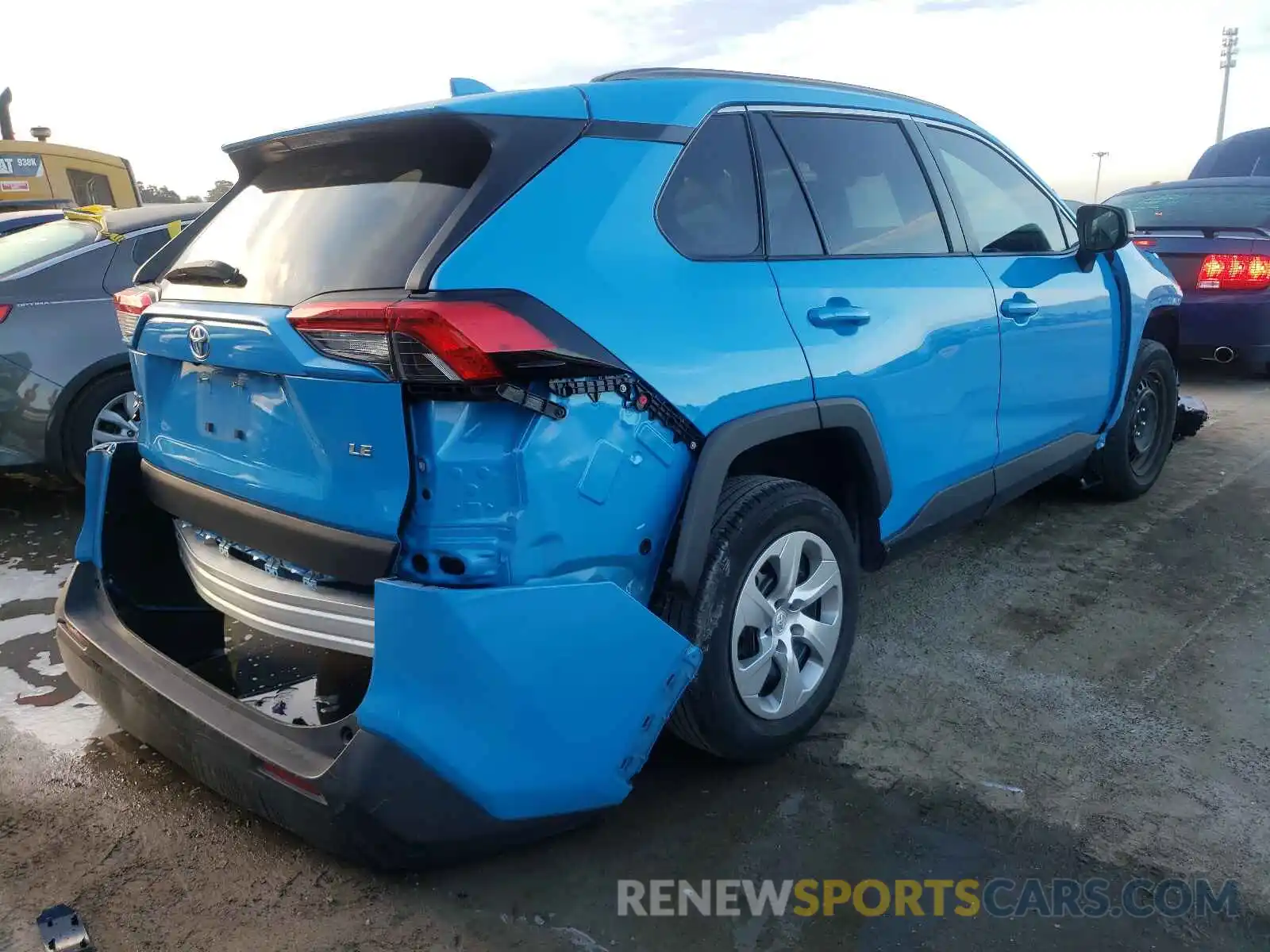 4 Photograph of a damaged car 2T3H1RFV0KW010789 TOYOTA RAV4 2019