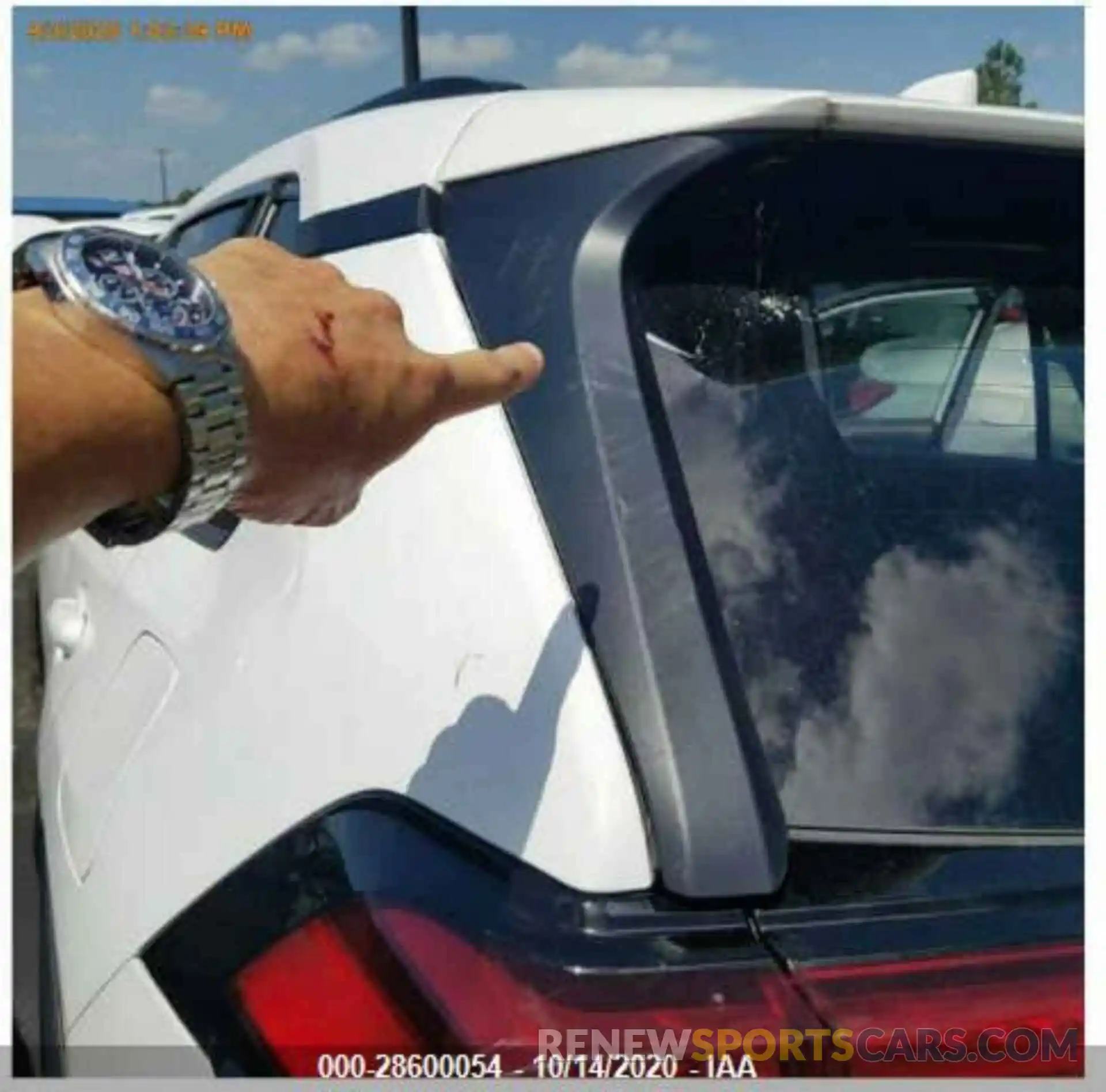 4 Photograph of a damaged car 2T3H1RFV0KW011408 TOYOTA RAV4 2019