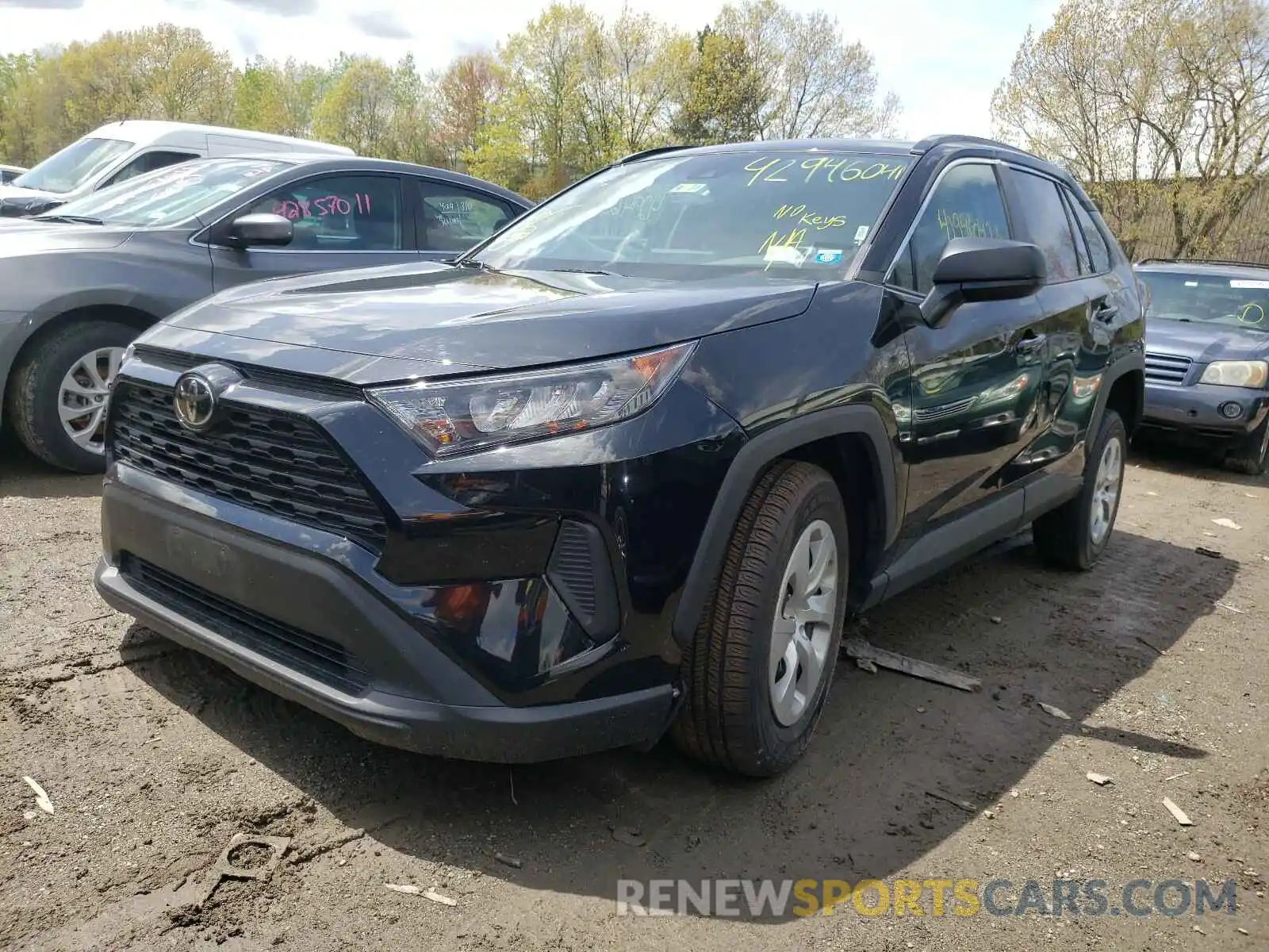 2 Photograph of a damaged car 2T3H1RFV0KW012686 TOYOTA RAV4 2019