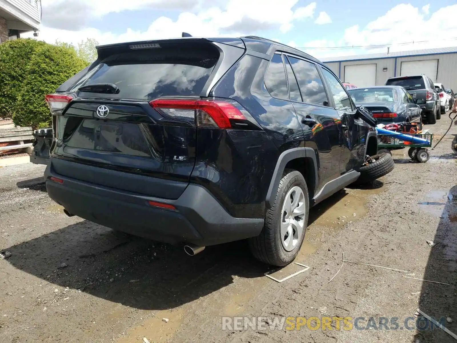 4 Photograph of a damaged car 2T3H1RFV0KW012686 TOYOTA RAV4 2019