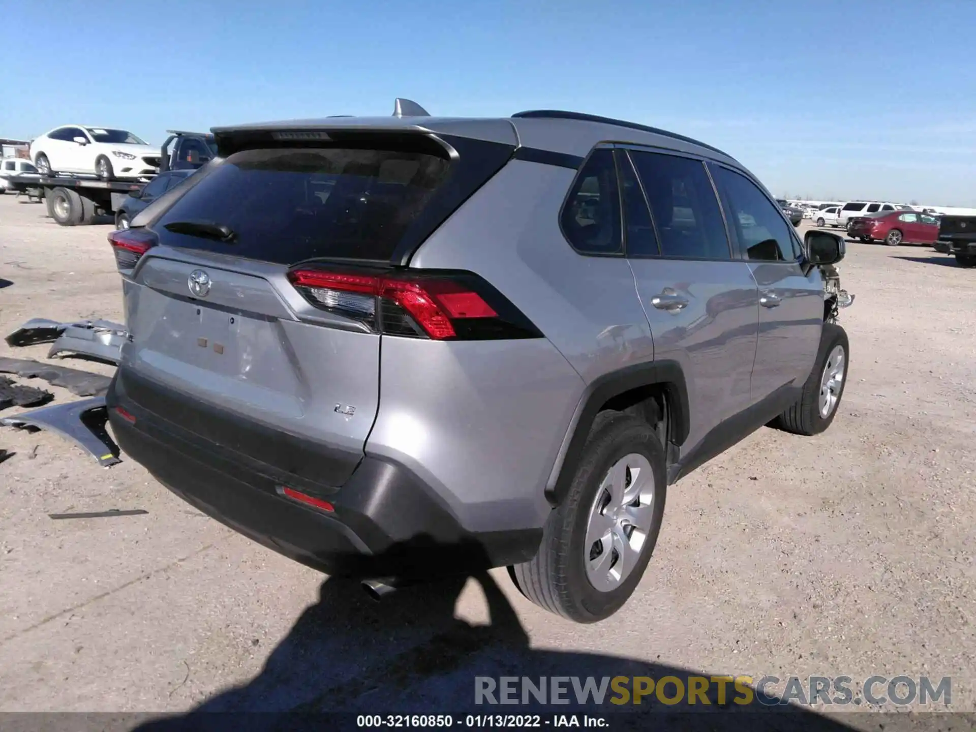 4 Photograph of a damaged car 2T3H1RFV0KW016320 TOYOTA RAV4 2019