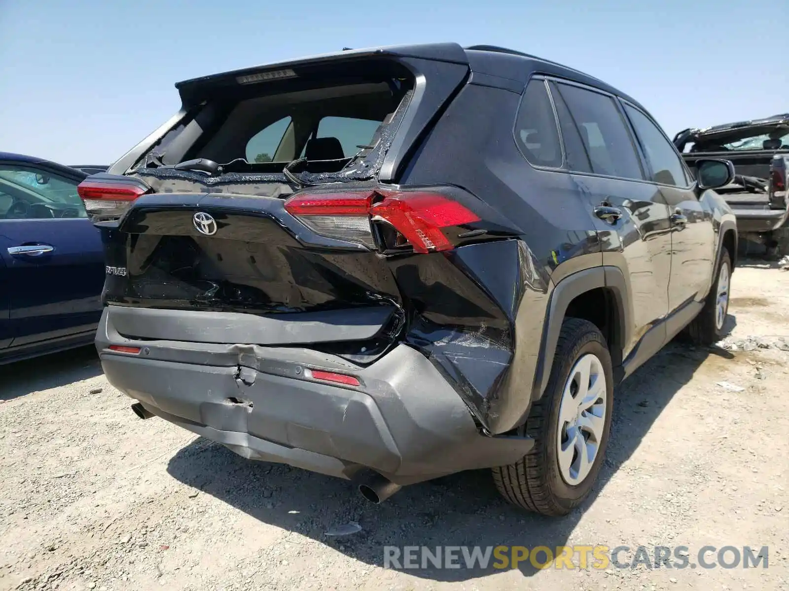 4 Photograph of a damaged car 2T3H1RFV0KW018102 TOYOTA RAV4 2019