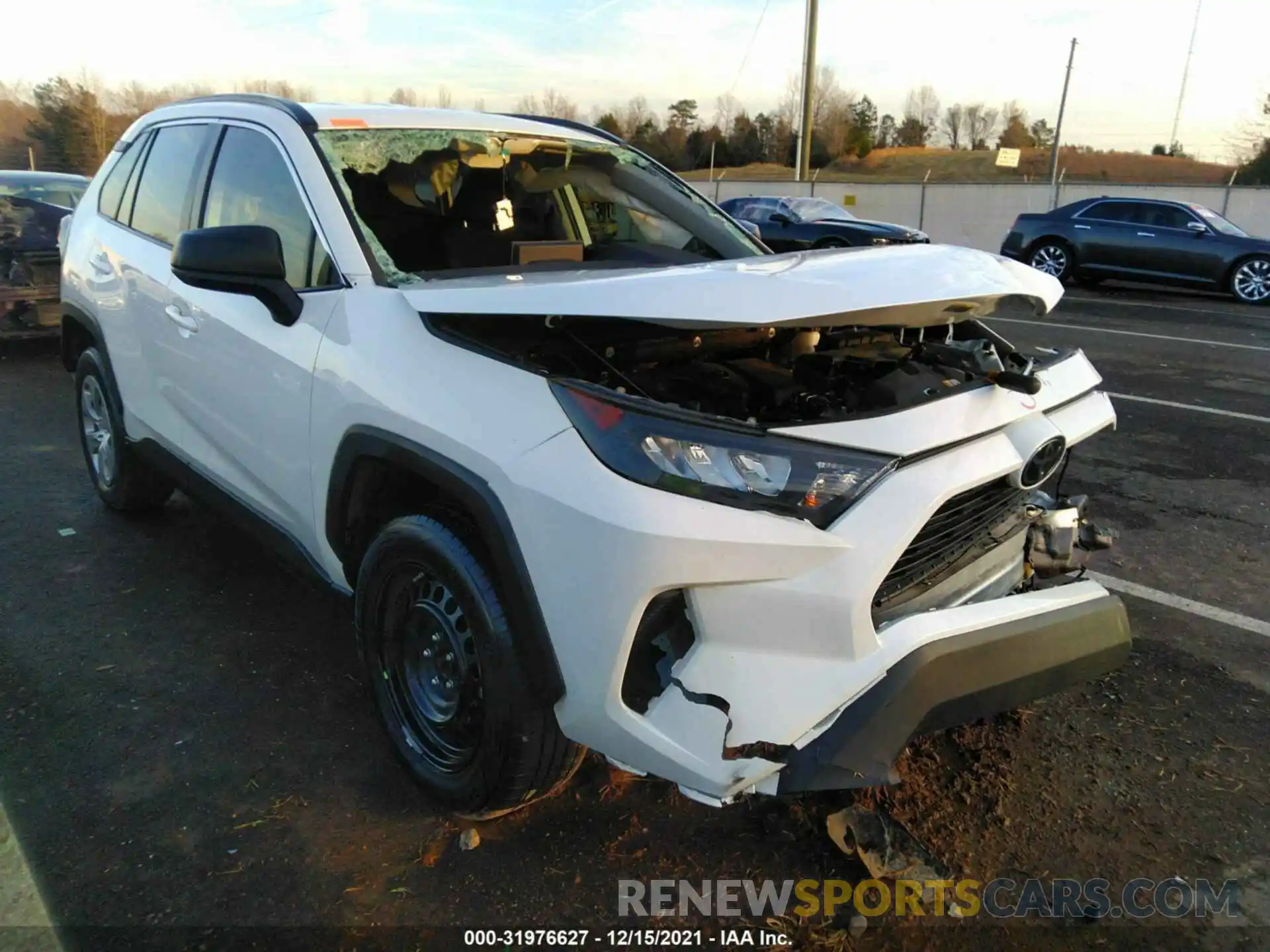 1 Фотография поврежденного автомобиля 2T3H1RFV0KW019315 TOYOTA RAV4 2019