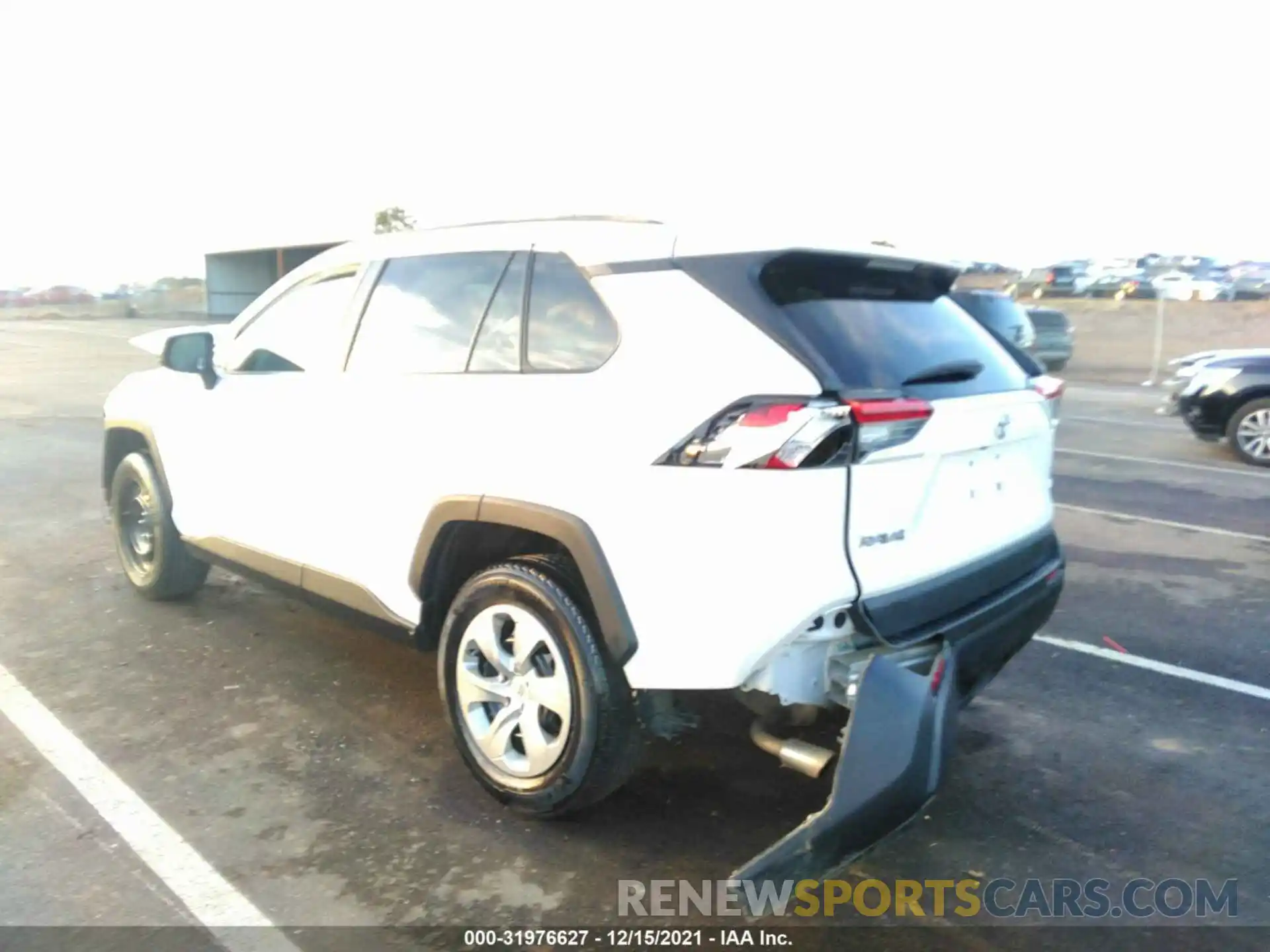 3 Фотография поврежденного автомобиля 2T3H1RFV0KW019315 TOYOTA RAV4 2019