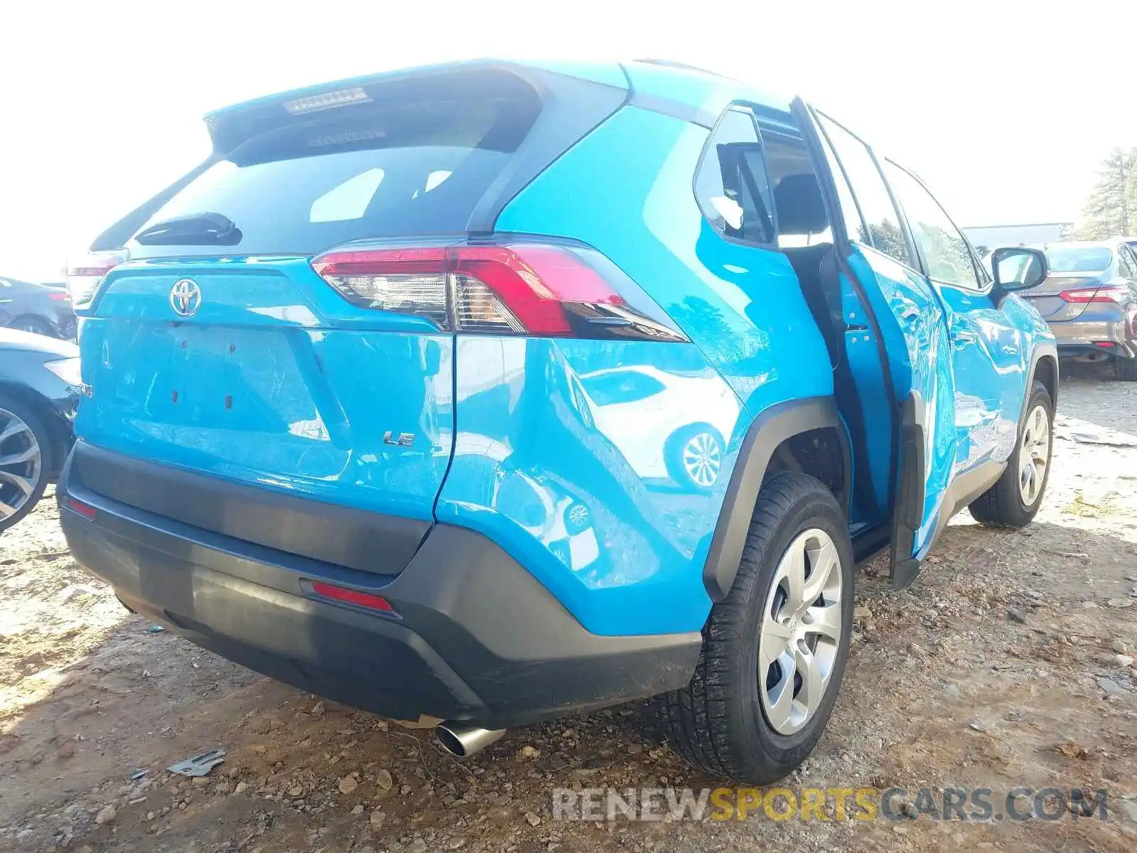 4 Photograph of a damaged car 2T3H1RFV0KW019783 TOYOTA RAV4 2019