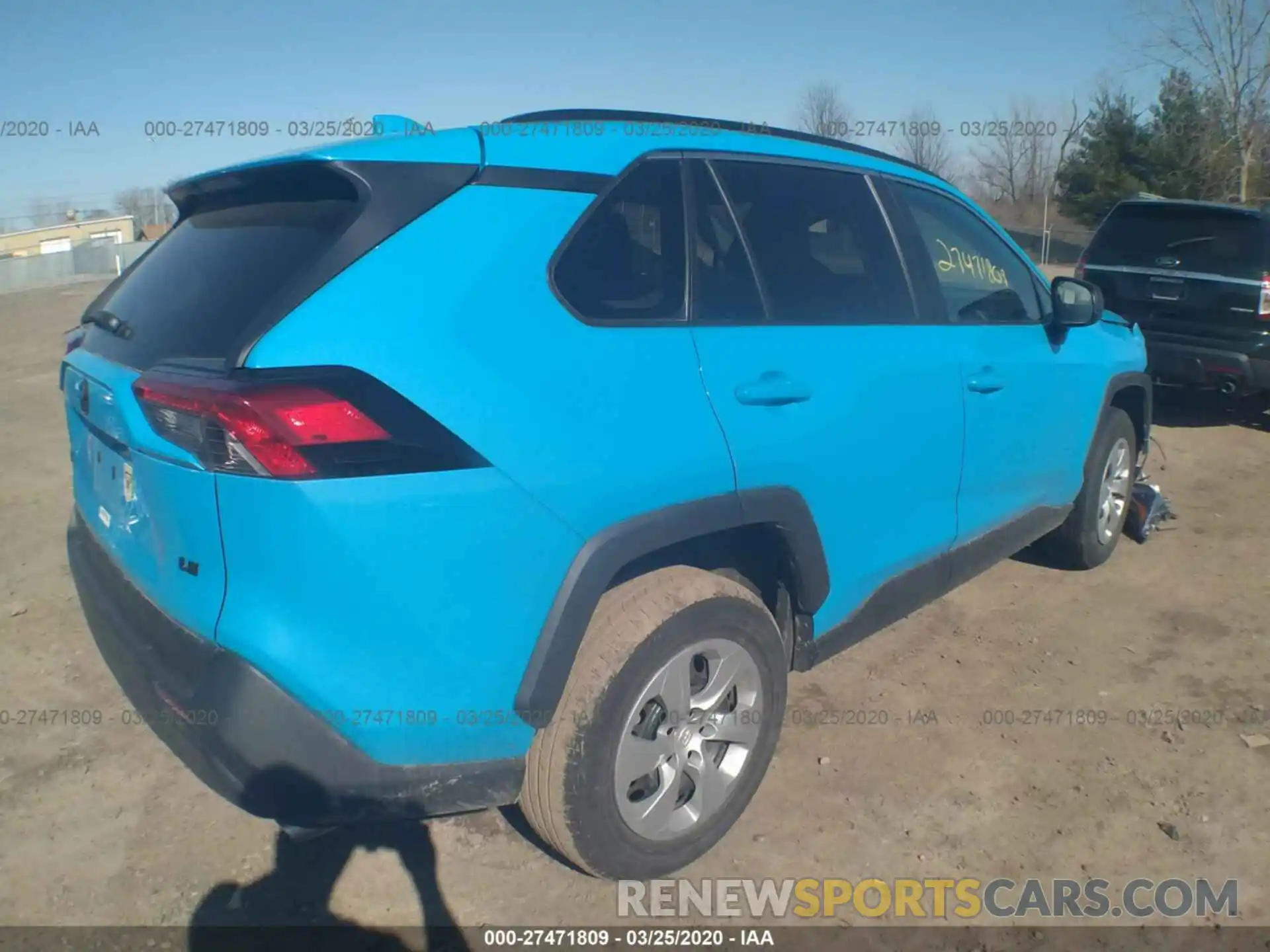 4 Photograph of a damaged car 2T3H1RFV0KW025891 TOYOTA RAV4 2019