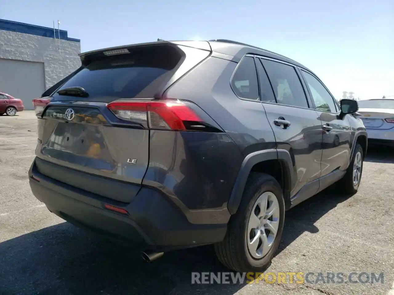 4 Photograph of a damaged car 2T3H1RFV0KW026376 TOYOTA RAV4 2019