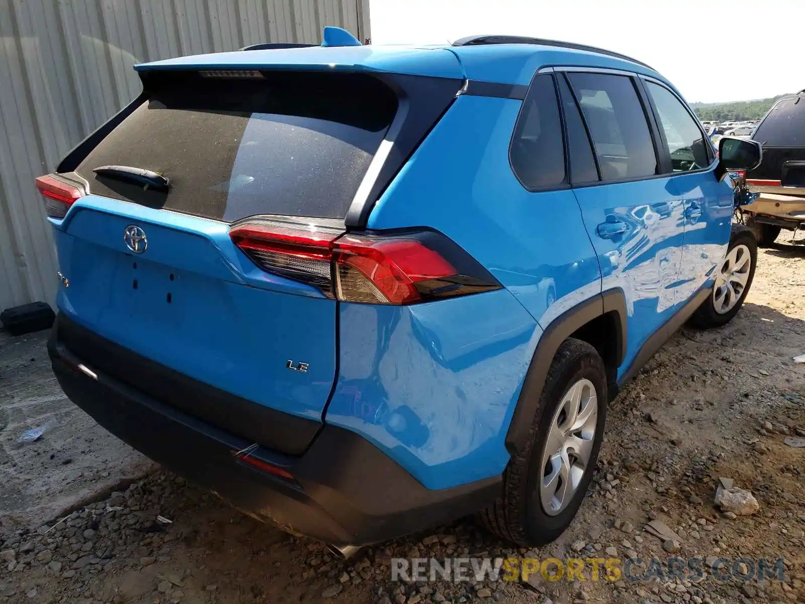 4 Photograph of a damaged car 2T3H1RFV0KW035269 TOYOTA RAV4 2019