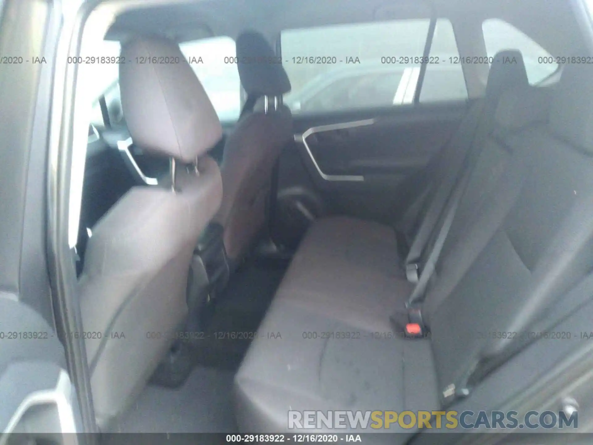 8 Photograph of a damaged car 2T3H1RFV0KW038026 TOYOTA RAV4 2019