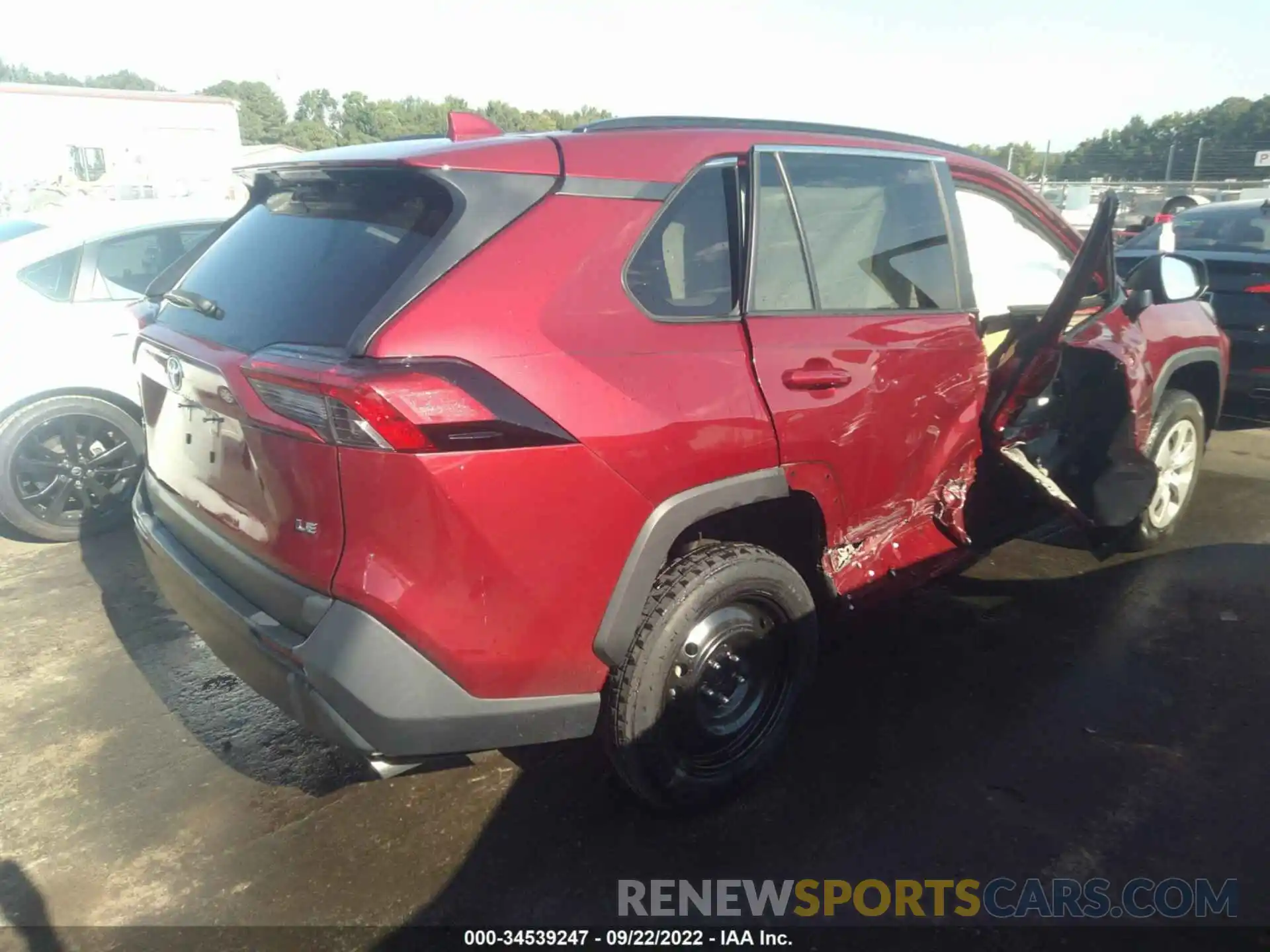 4 Photograph of a damaged car 2T3H1RFV0KW038169 TOYOTA RAV4 2019