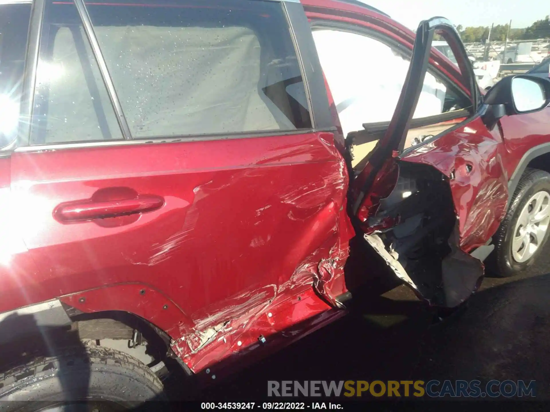 6 Photograph of a damaged car 2T3H1RFV0KW038169 TOYOTA RAV4 2019