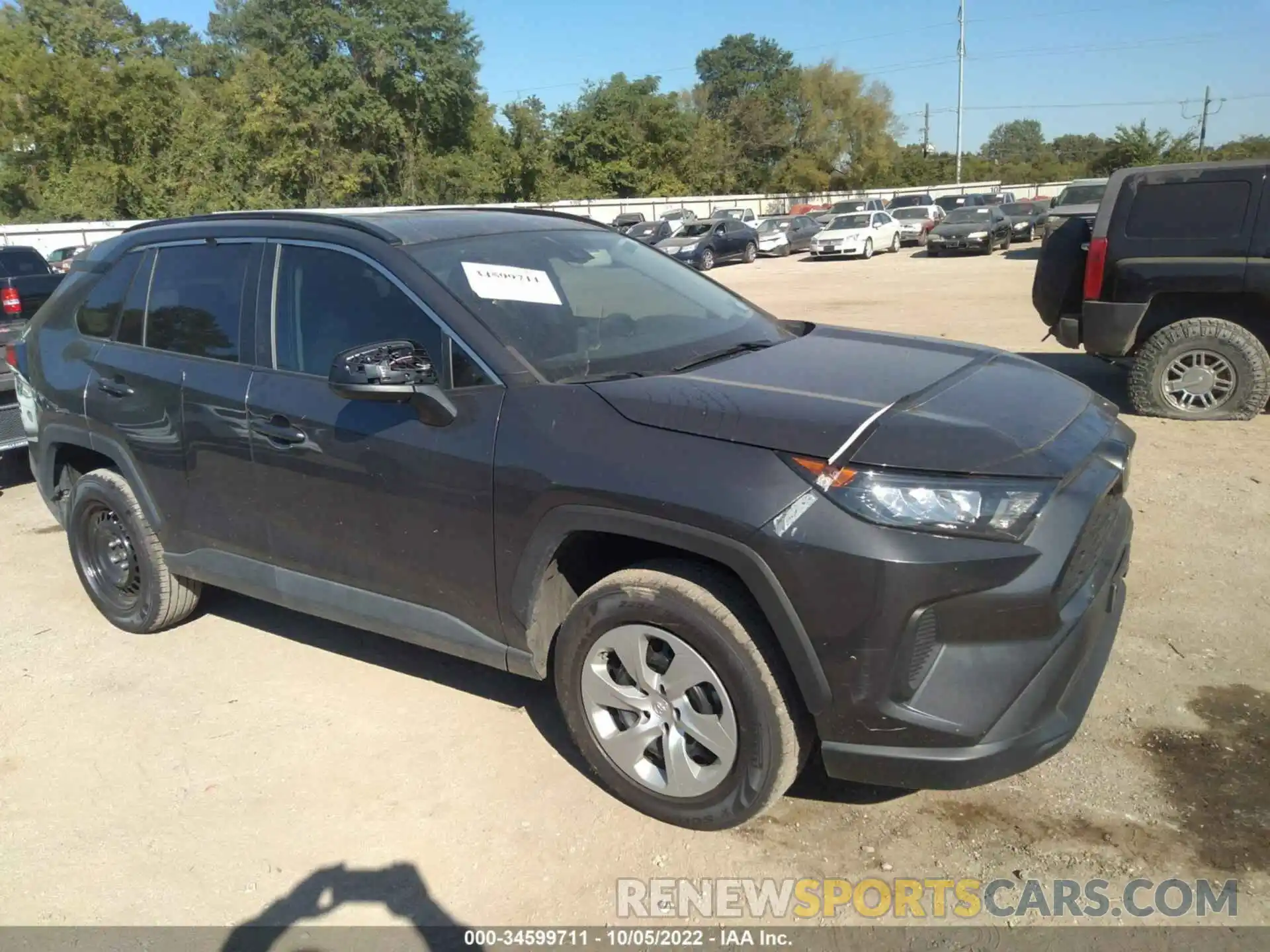 1 Photograph of a damaged car 2T3H1RFV0KW040553 TOYOTA RAV4 2019