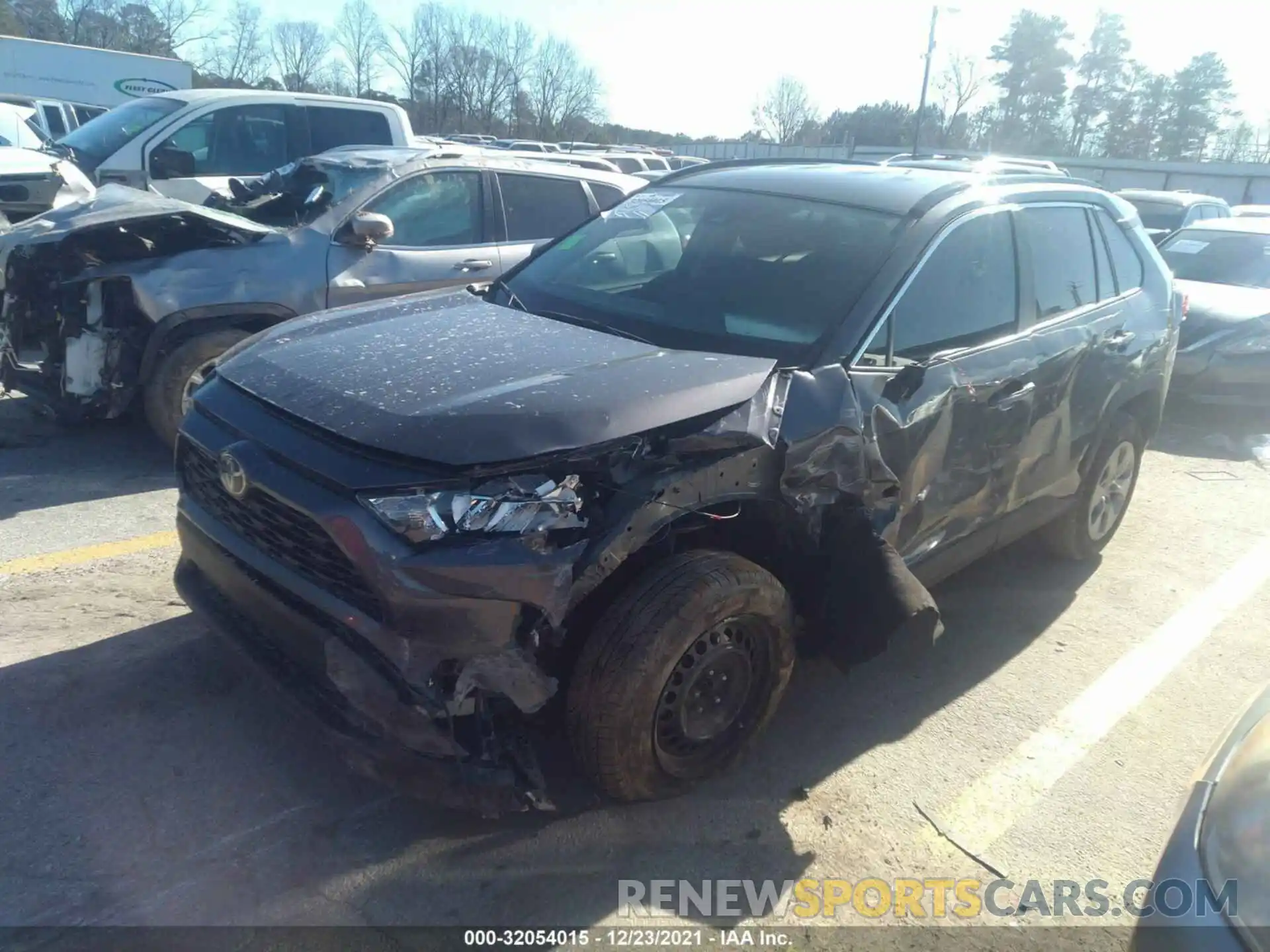 2 Фотография поврежденного автомобиля 2T3H1RFV0KW043842 TOYOTA RAV4 2019