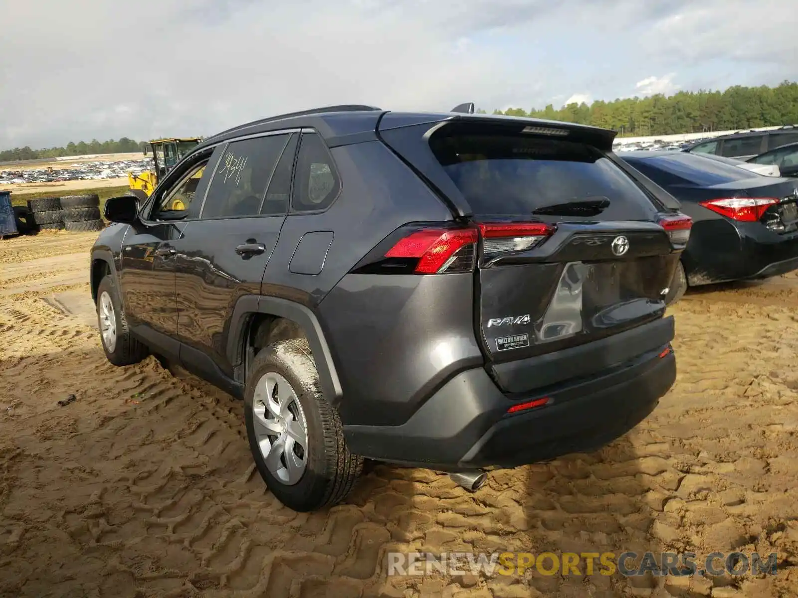 3 Photograph of a damaged car 2T3H1RFV1KC001696 TOYOTA RAV4 2019