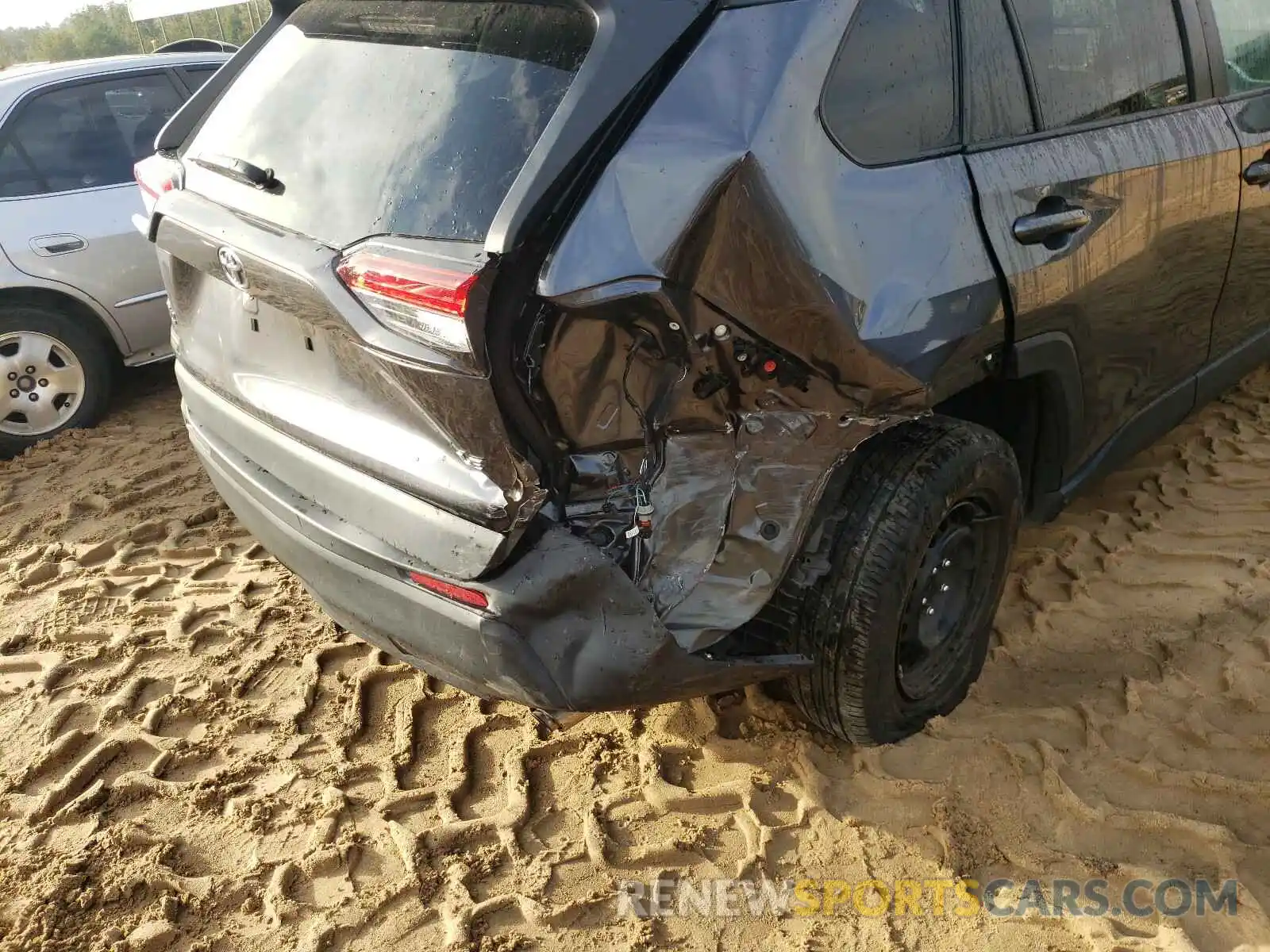 9 Photograph of a damaged car 2T3H1RFV1KC001696 TOYOTA RAV4 2019