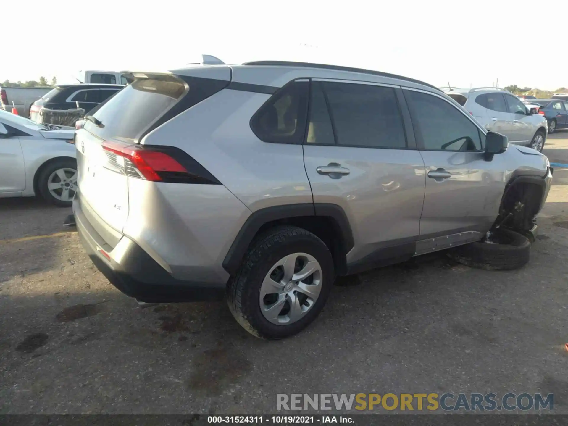 4 Photograph of a damaged car 2T3H1RFV1KC003416 TOYOTA RAV4 2019