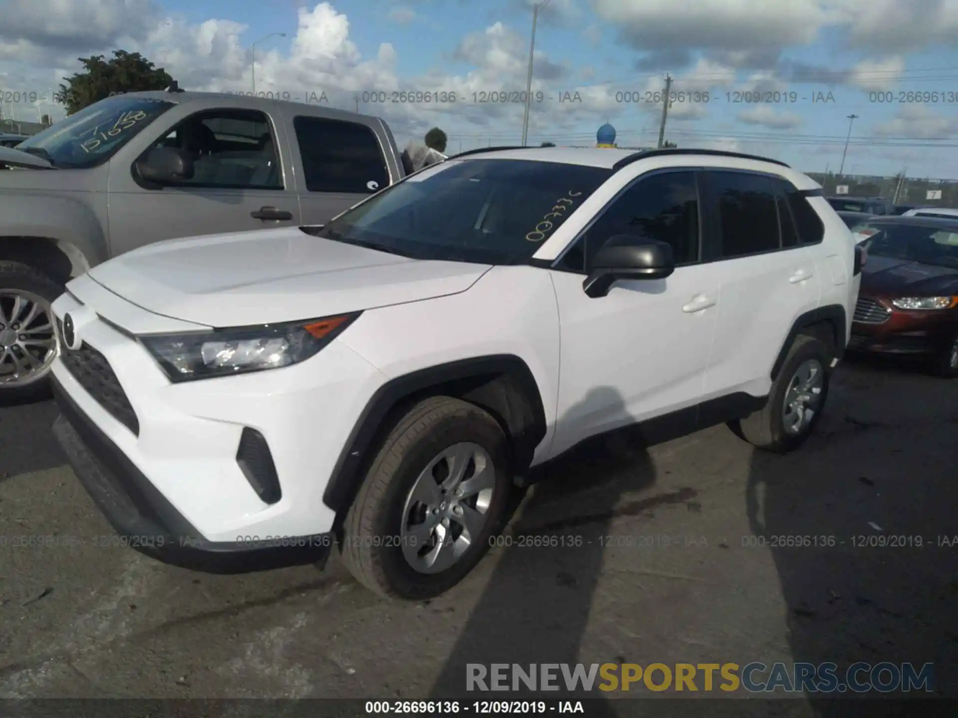 2 Photograph of a damaged car 2T3H1RFV1KC007336 TOYOTA RAV4 2019