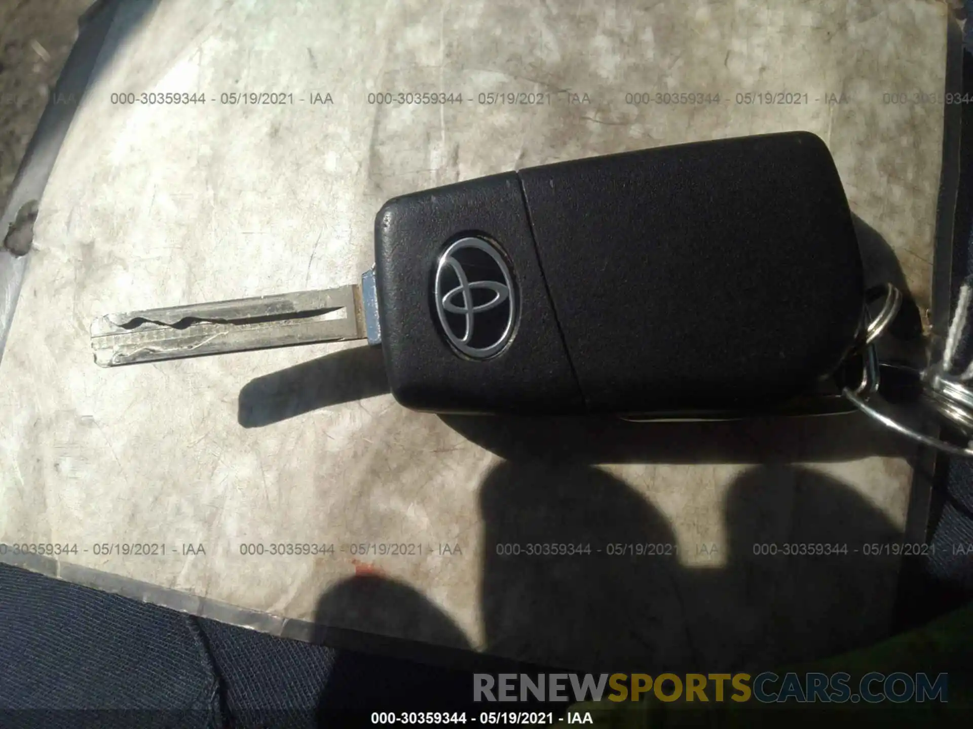 11 Photograph of a damaged car 2T3H1RFV1KC018465 TOYOTA RAV4 2019