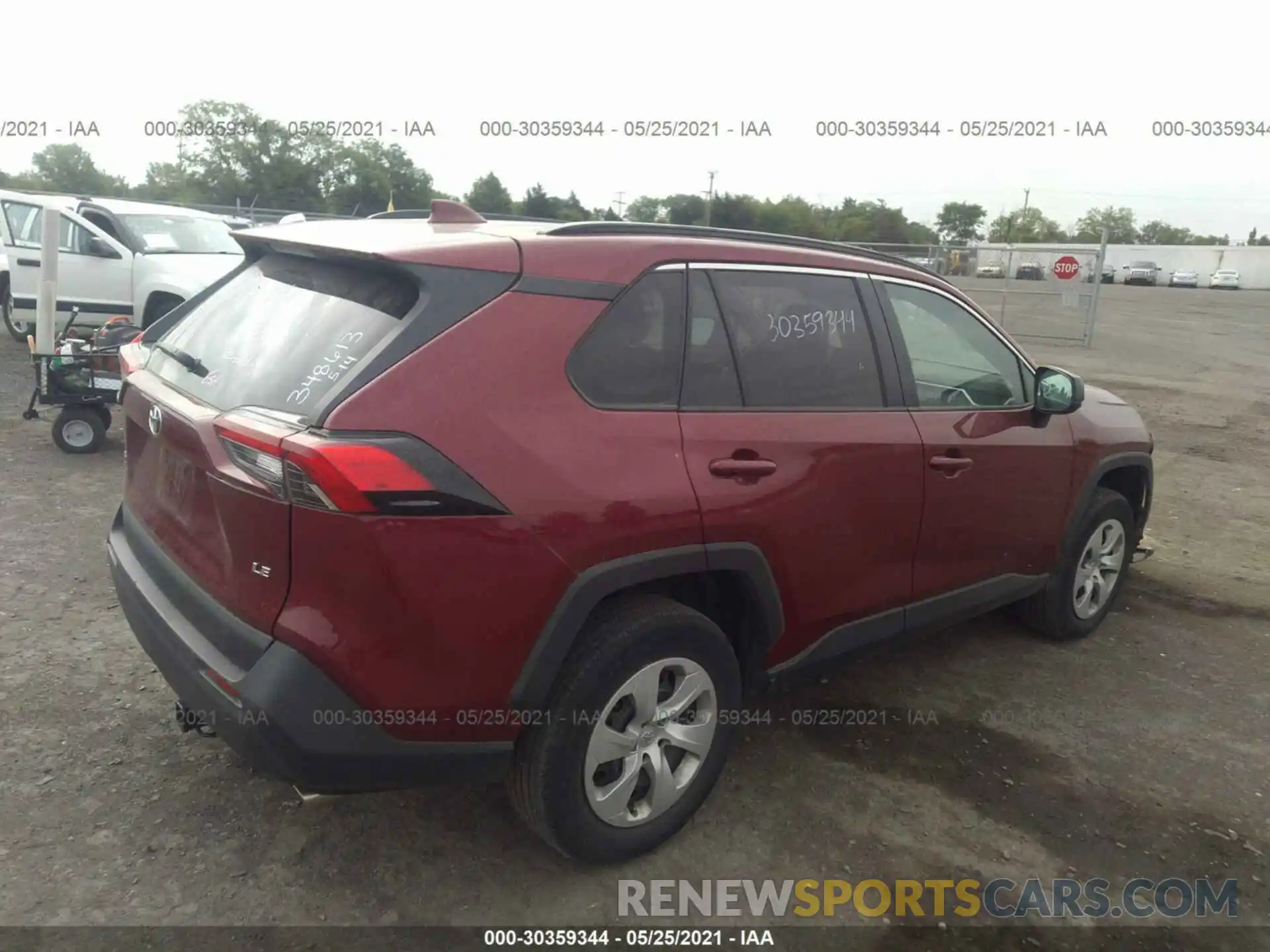 4 Photograph of a damaged car 2T3H1RFV1KC018465 TOYOTA RAV4 2019