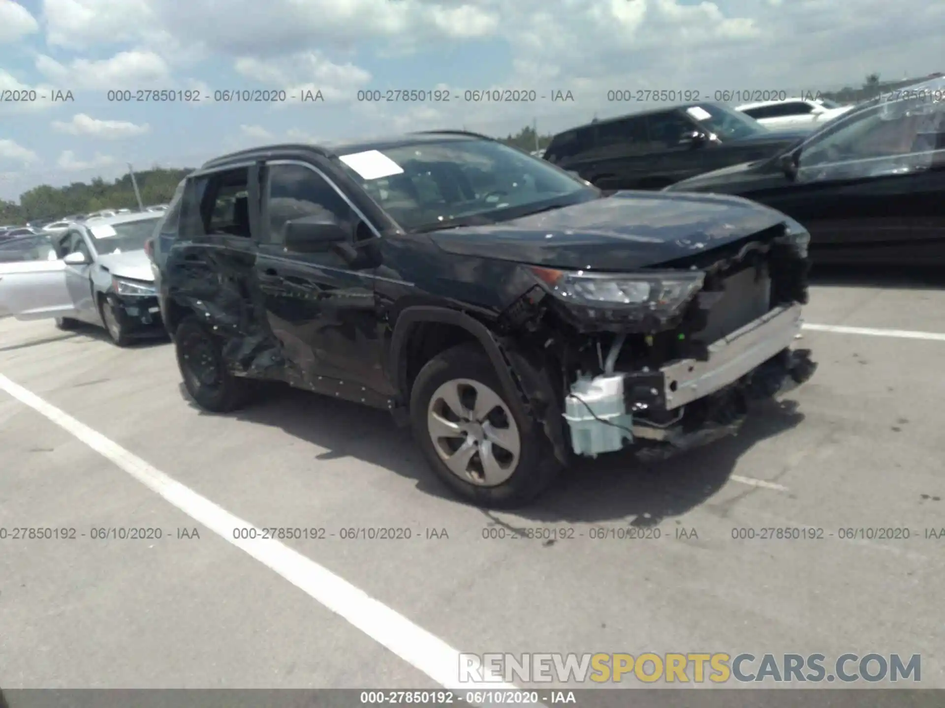 1 Photograph of a damaged car 2T3H1RFV1KC018840 TOYOTA RAV4 2019