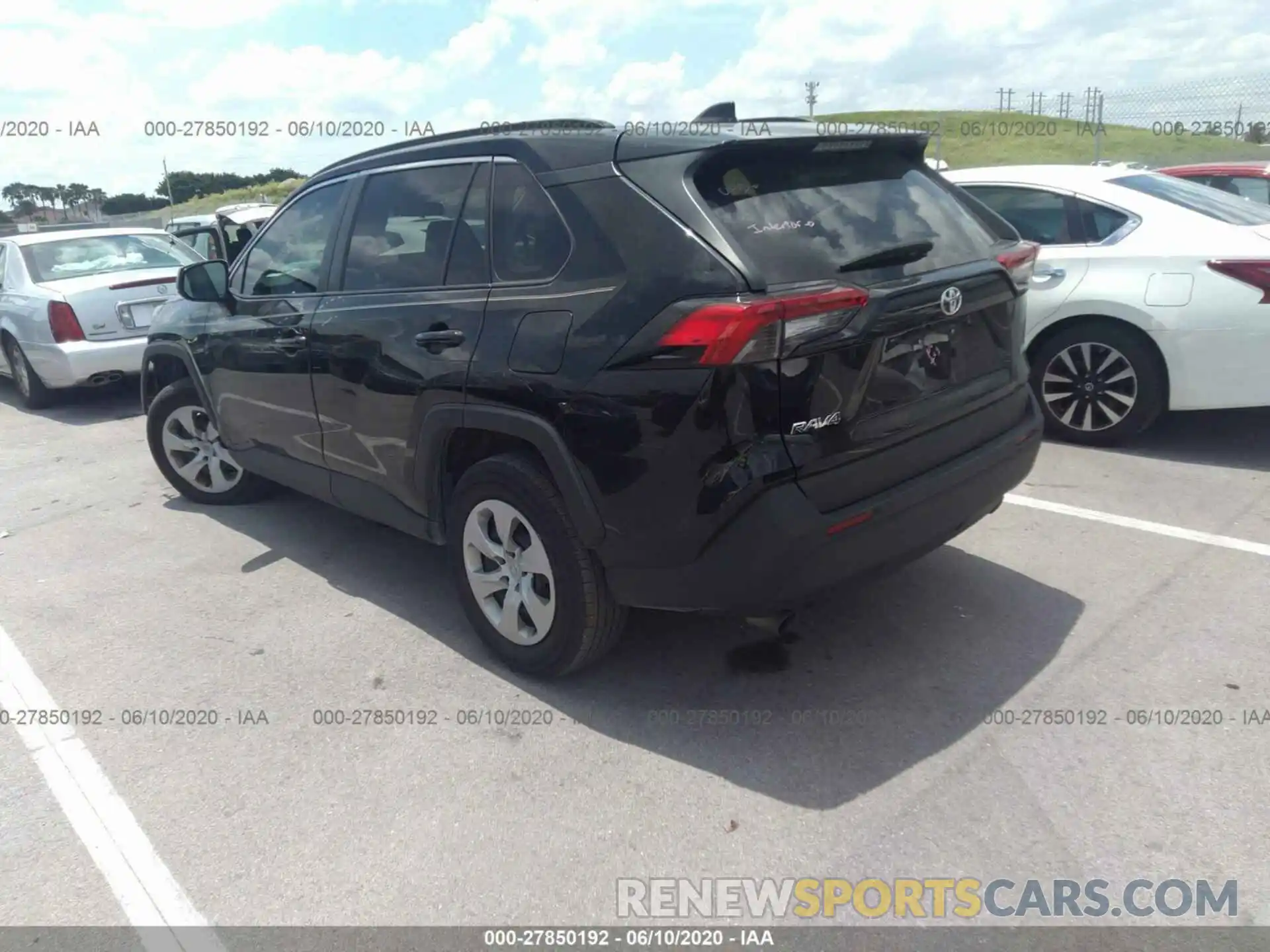 3 Фотография поврежденного автомобиля 2T3H1RFV1KC018840 TOYOTA RAV4 2019