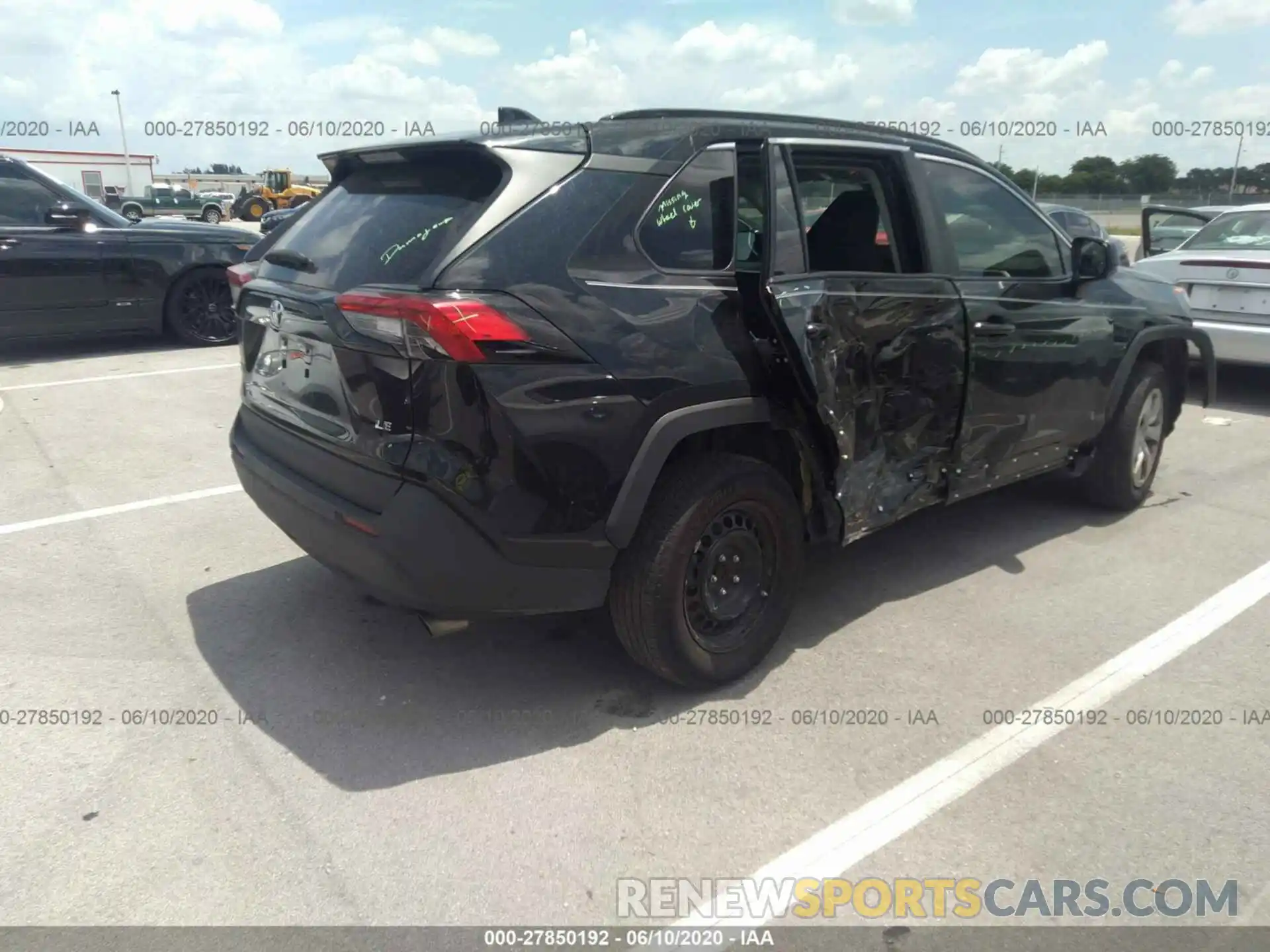 4 Photograph of a damaged car 2T3H1RFV1KC018840 TOYOTA RAV4 2019