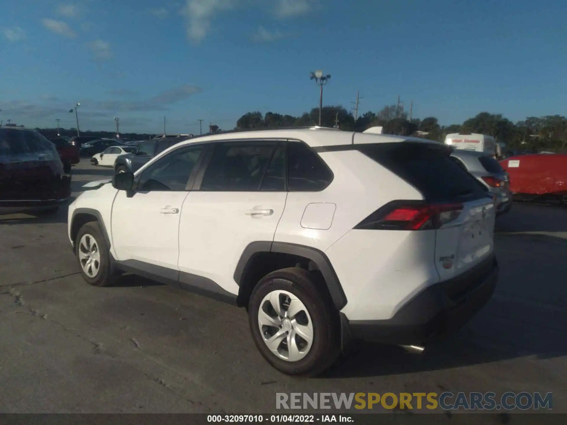 3 Photograph of a damaged car 2T3H1RFV1KC018854 TOYOTA RAV4 2019