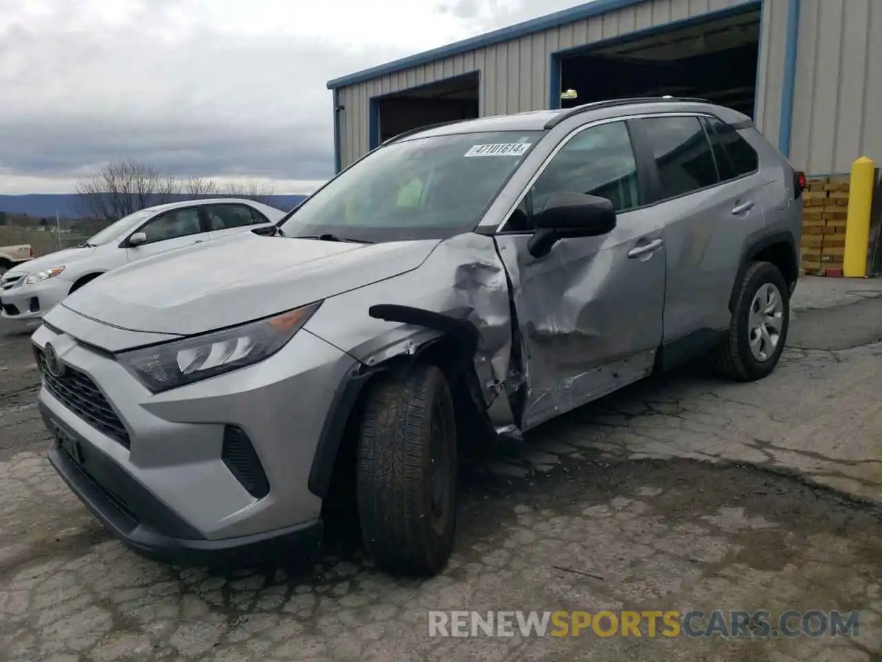 1 Photograph of a damaged car 2T3H1RFV1KC019101 TOYOTA RAV4 2019