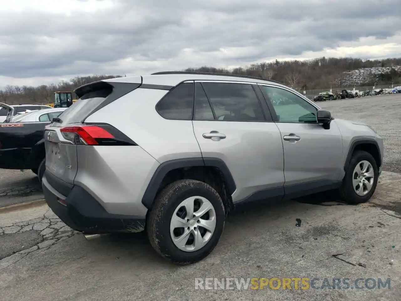 3 Photograph of a damaged car 2T3H1RFV1KC019101 TOYOTA RAV4 2019