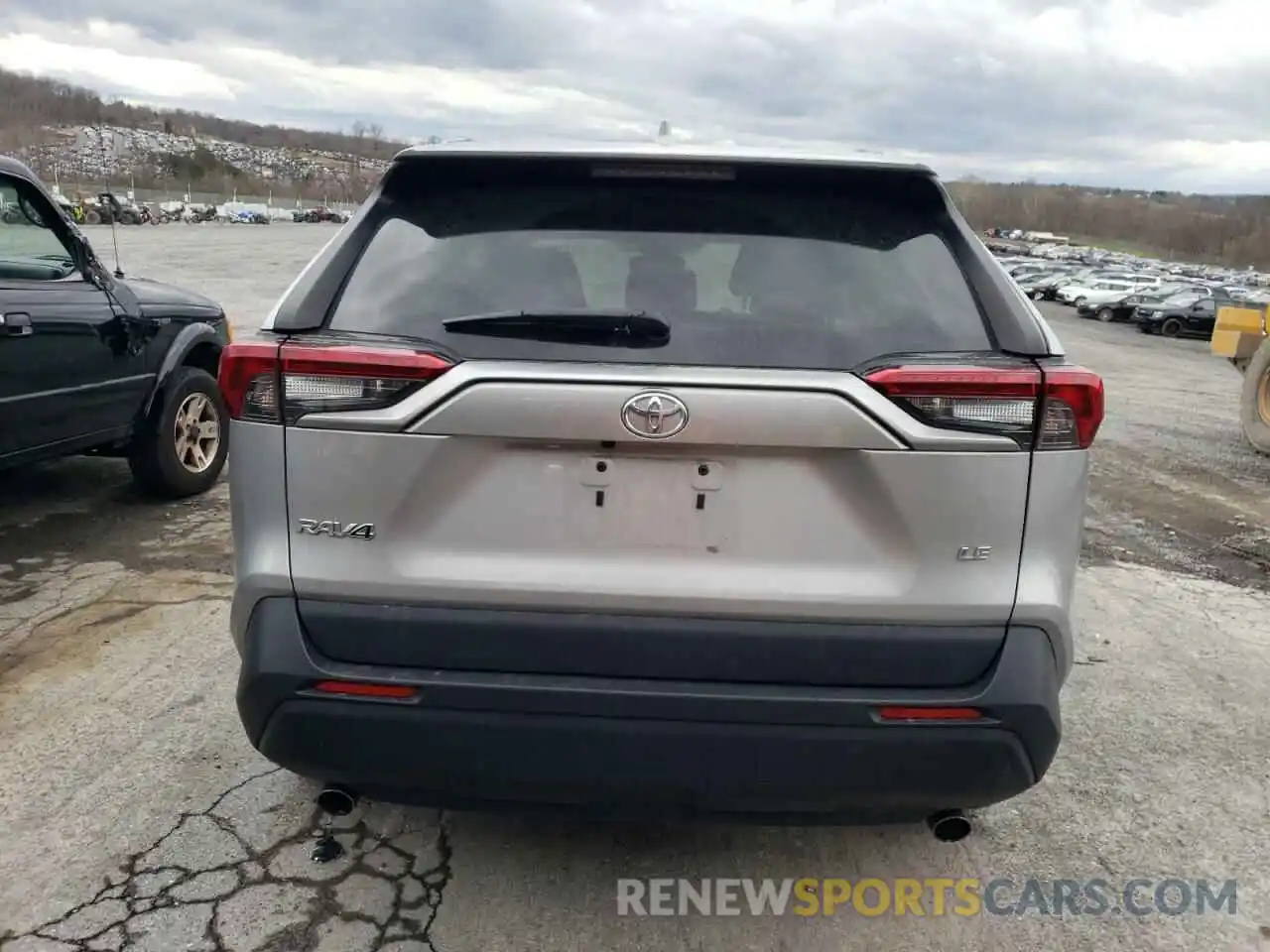 6 Photograph of a damaged car 2T3H1RFV1KC019101 TOYOTA RAV4 2019